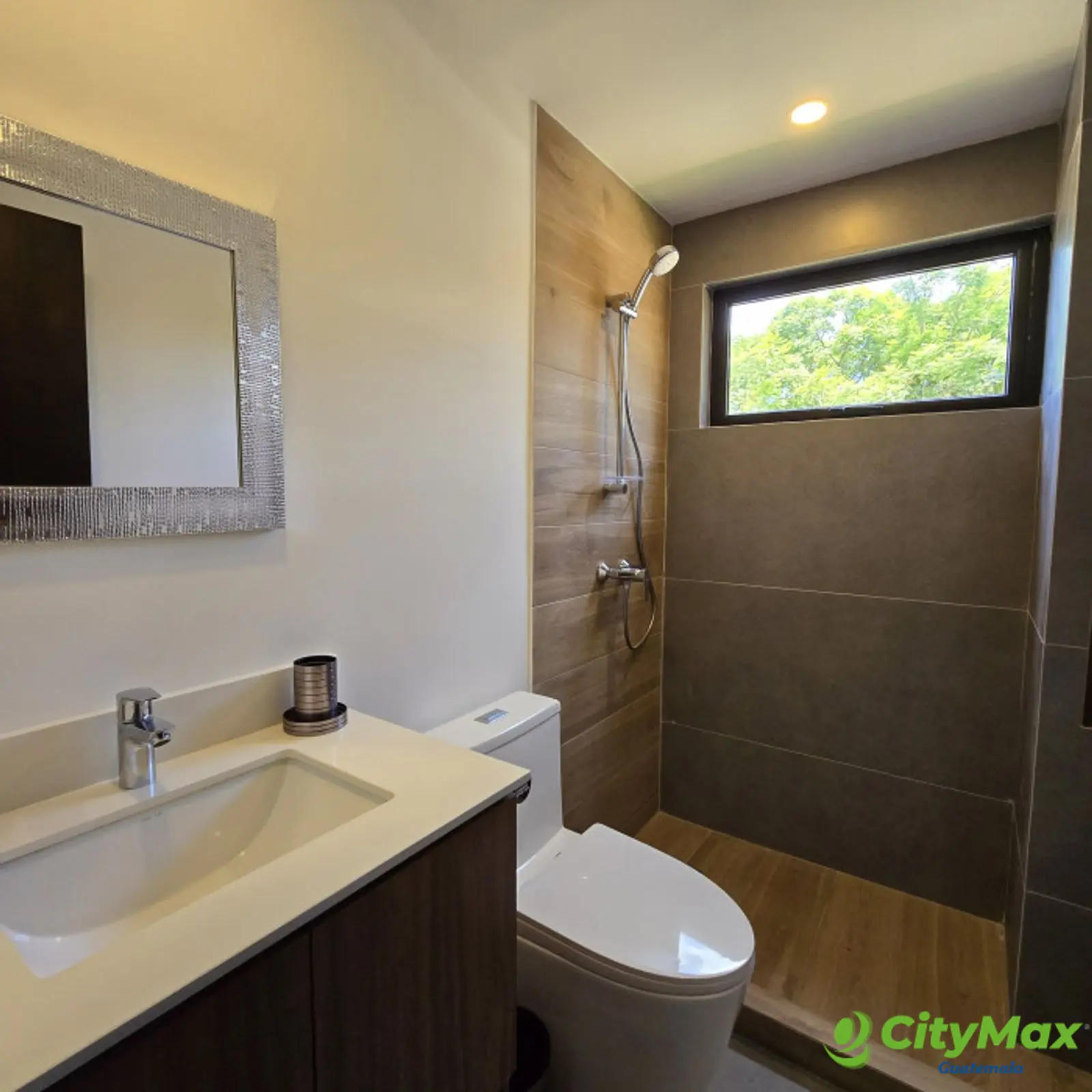 Apartamento en Venta con Jardín en Zona 15 - foto 11
