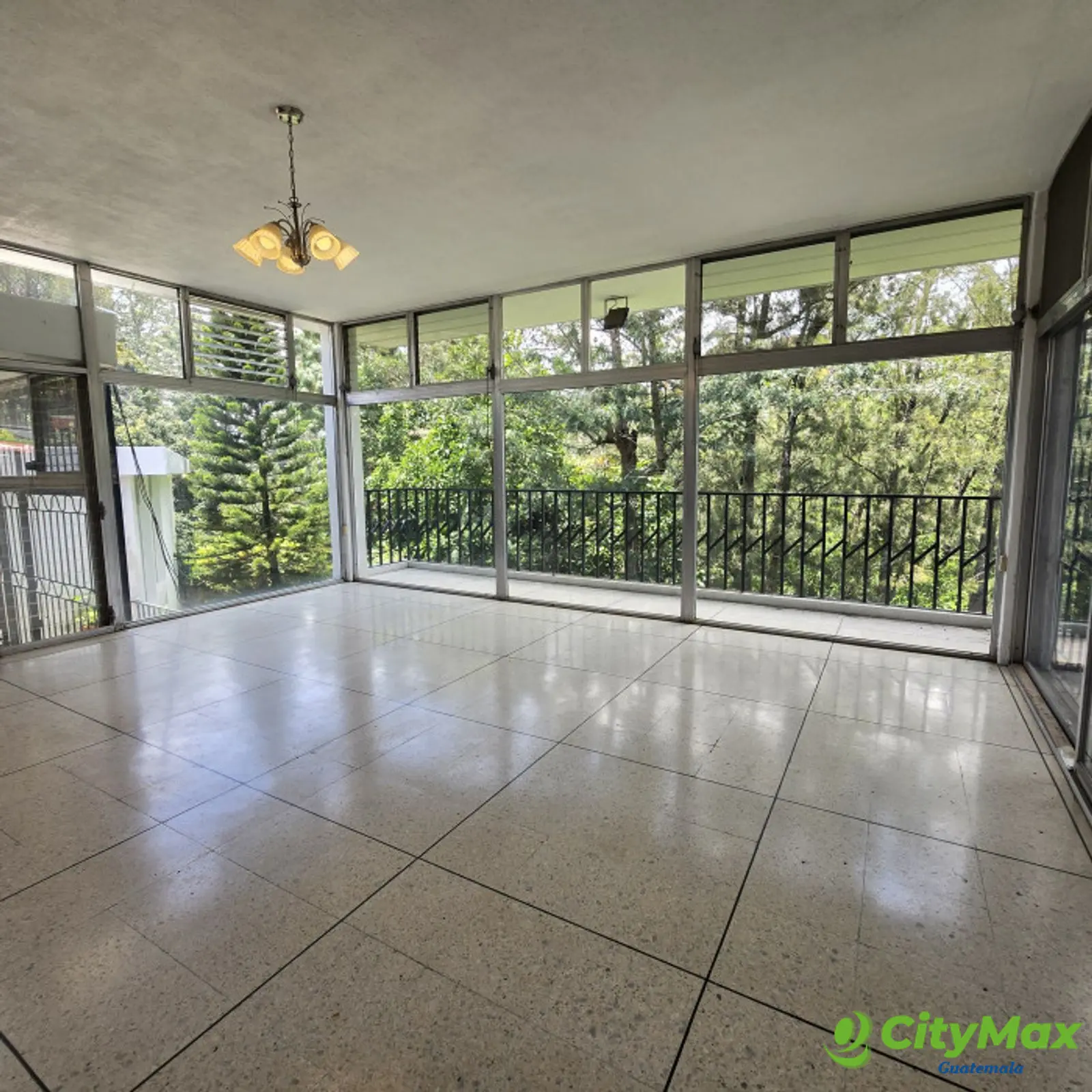 En Renta Casa en Zona 15 ideal para oficinas !! - foto 15