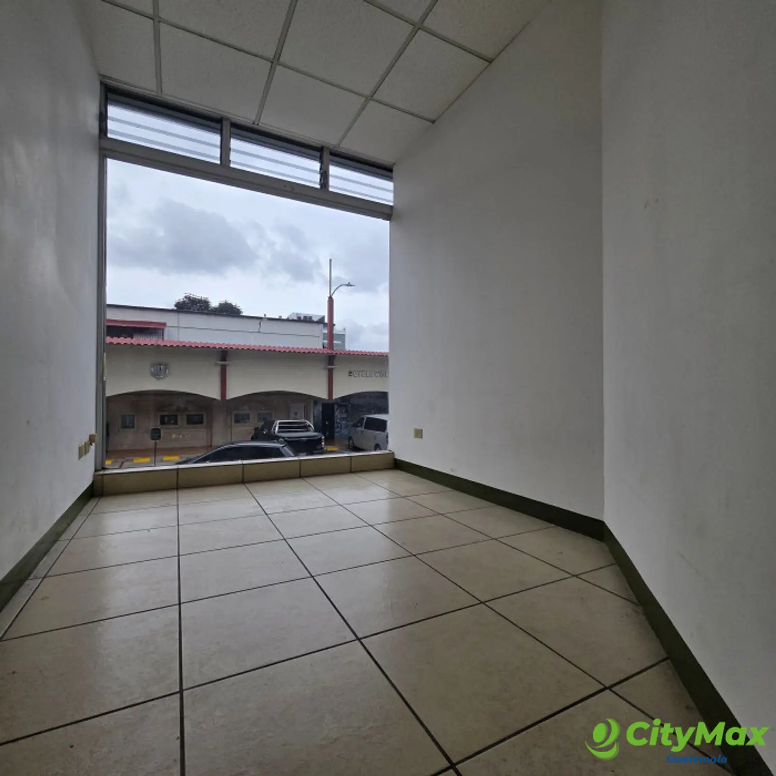 Local Comercial en RENTA en Avenida Las Americas Z.13 - foto 8