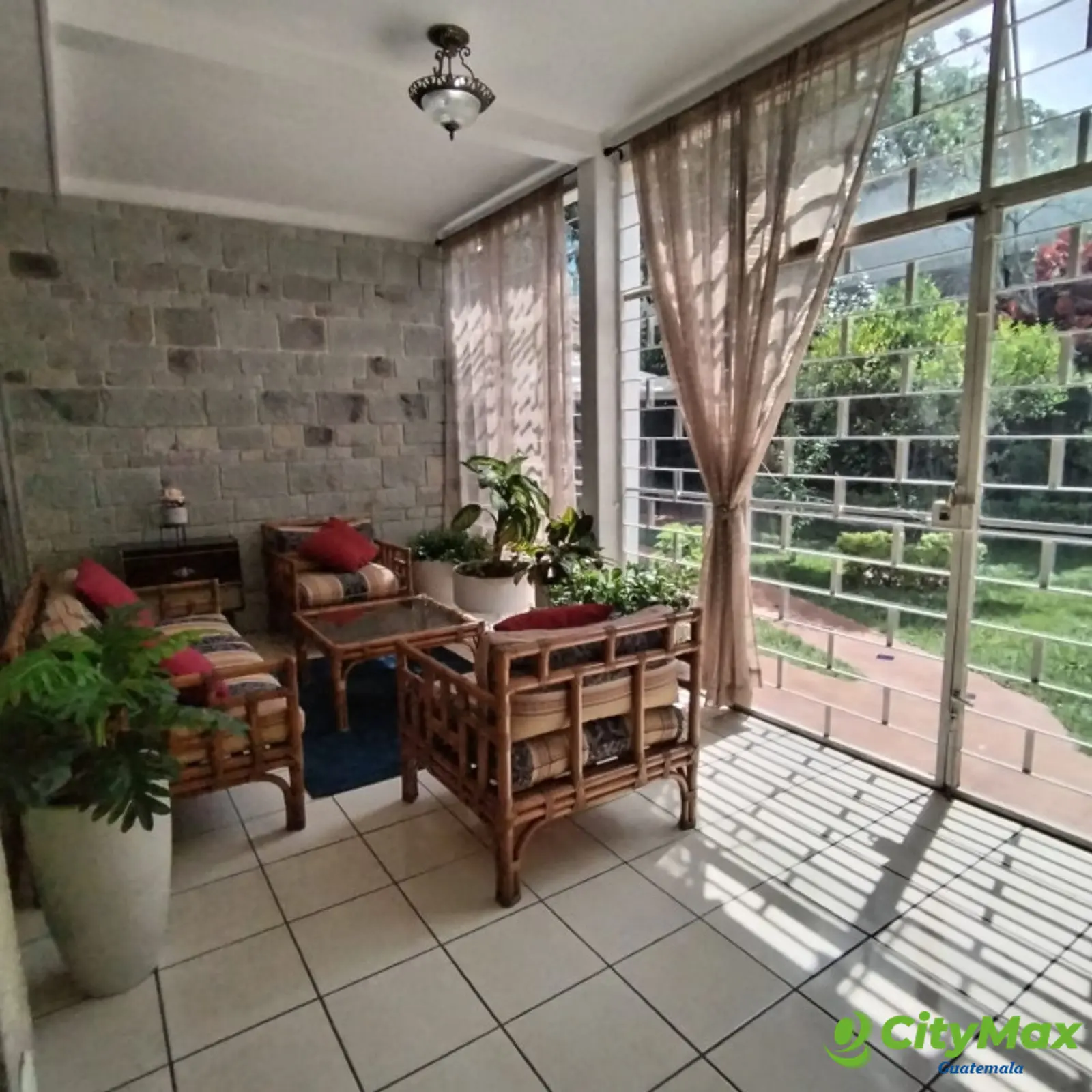 Casa en Renta Sector Médico fuera de garita en Zona 10 - foto 2
