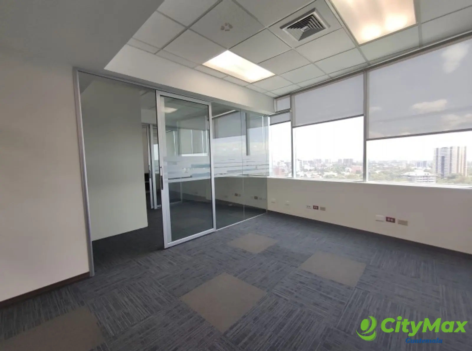 En VENTA OFICINA en Zona Pradera zona 10 Guatemala - foto 13