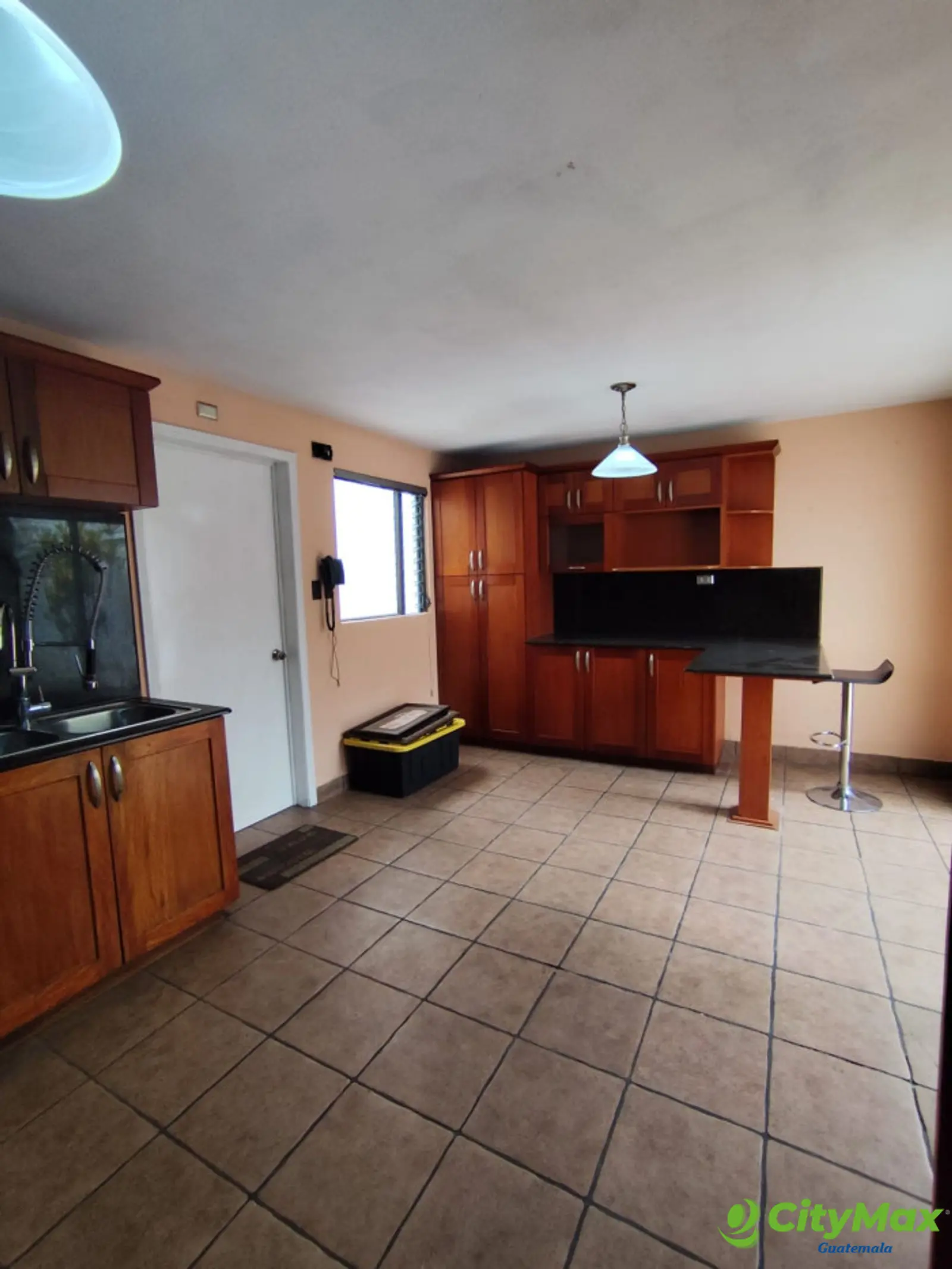 Casa en Renta en Bulevar San Cristóbal Zona 8 de Mixco - foto 6