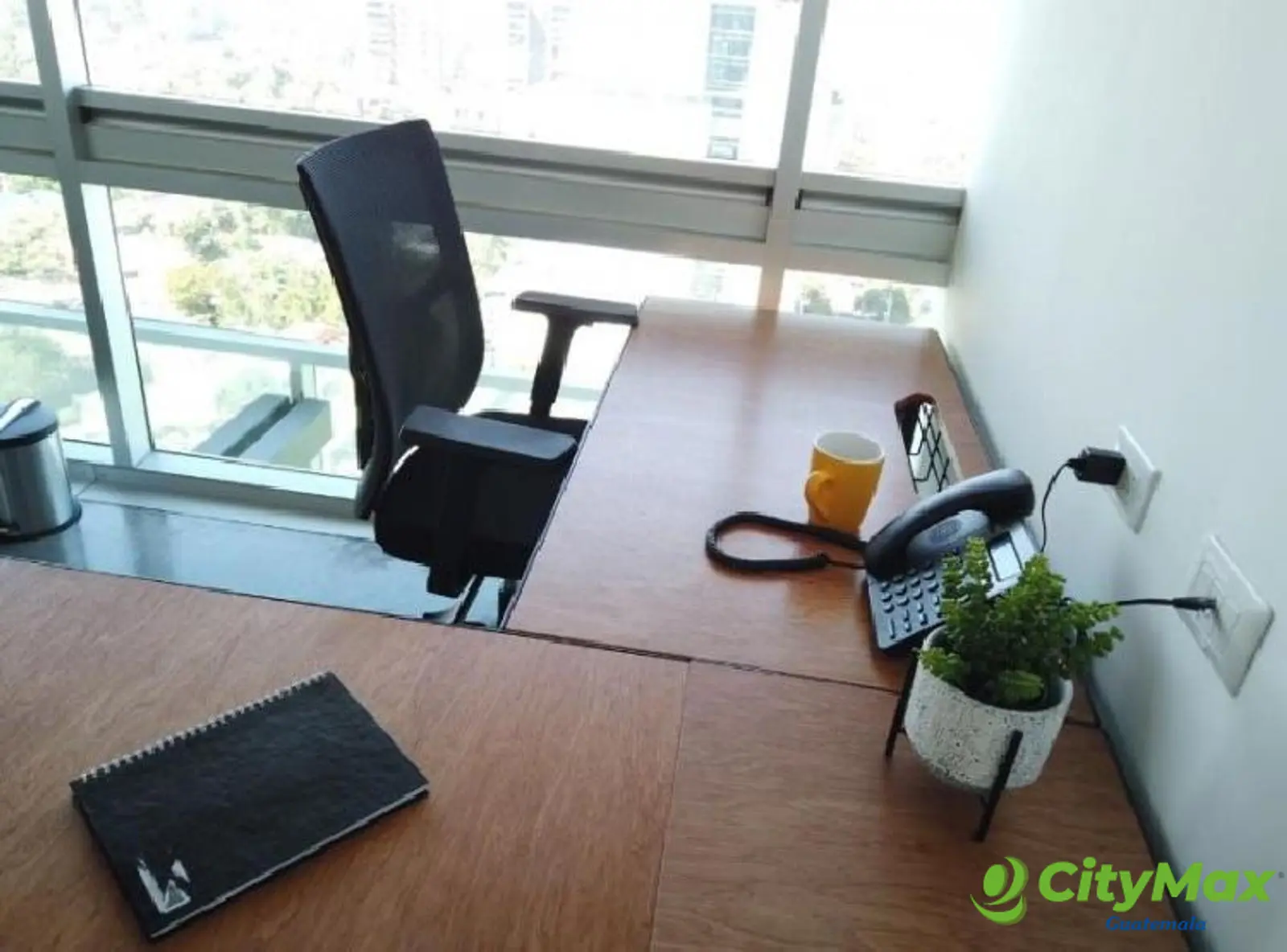 Se renta oficina en zona 15 Edificio Insigne - foto 2