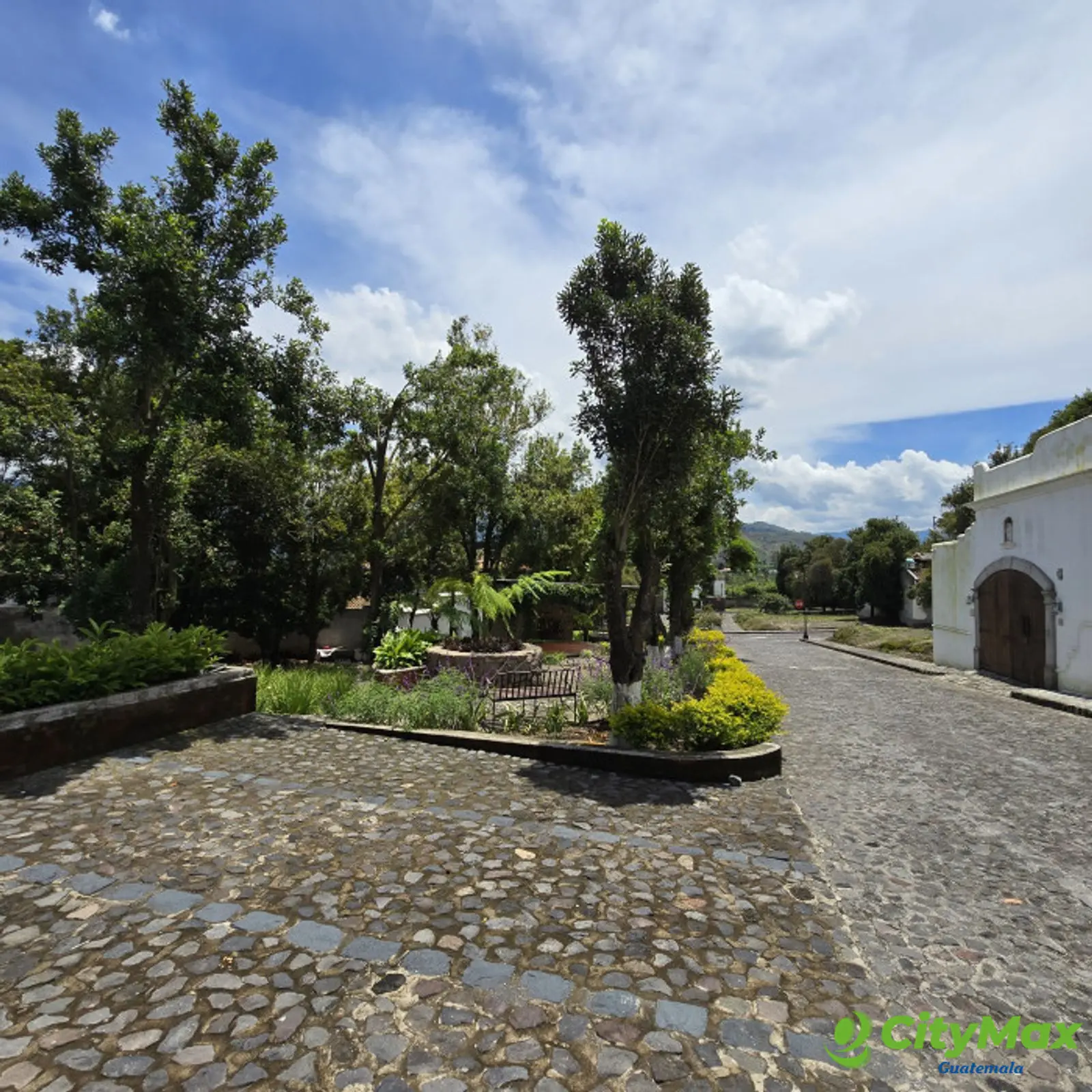 En venta terreno residencial en Hacienda del Comendador - foto 8