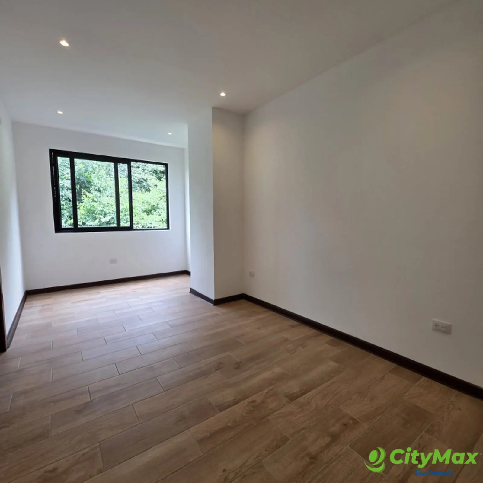 Exclusiva Casa en Venta en Laguna El Pino Guatemala - foto 13