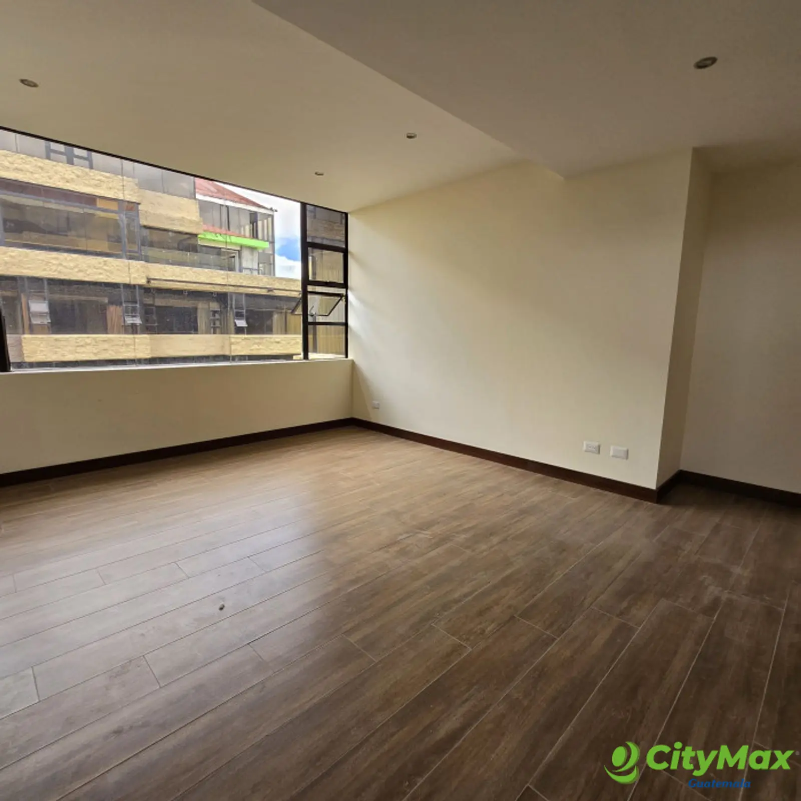 En Venta Apartamento en Zona 10 cercano a Oackland Z 10 - foto 23
