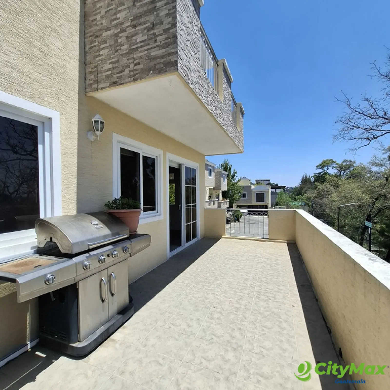 En venta casa de 4 habitaciones en Cañadas del Encinal - foto 4