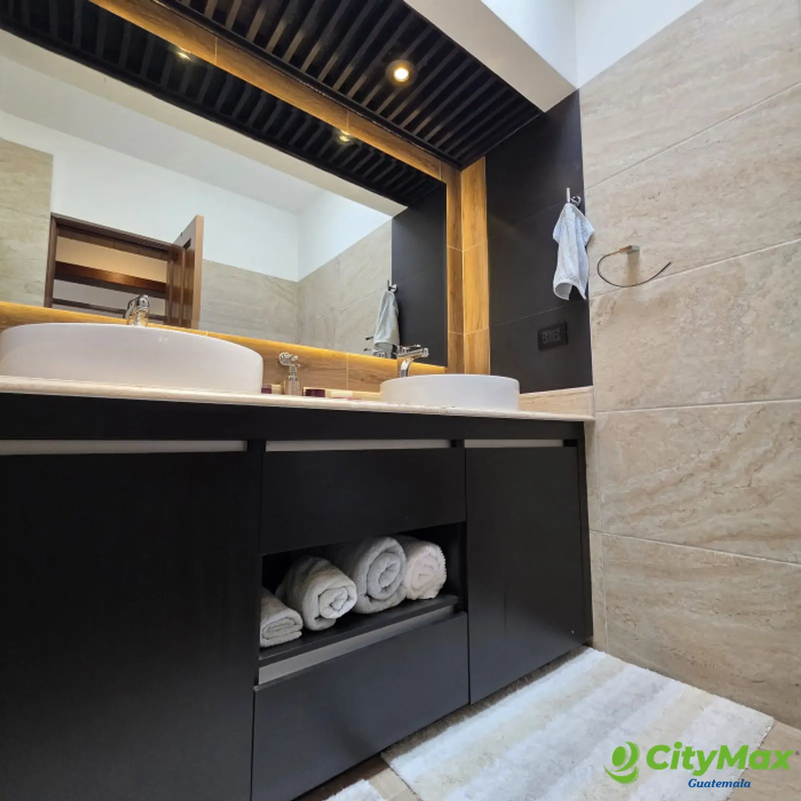 Exclusiva Casa en Venta en Zona 15 Guatemala - foto 28