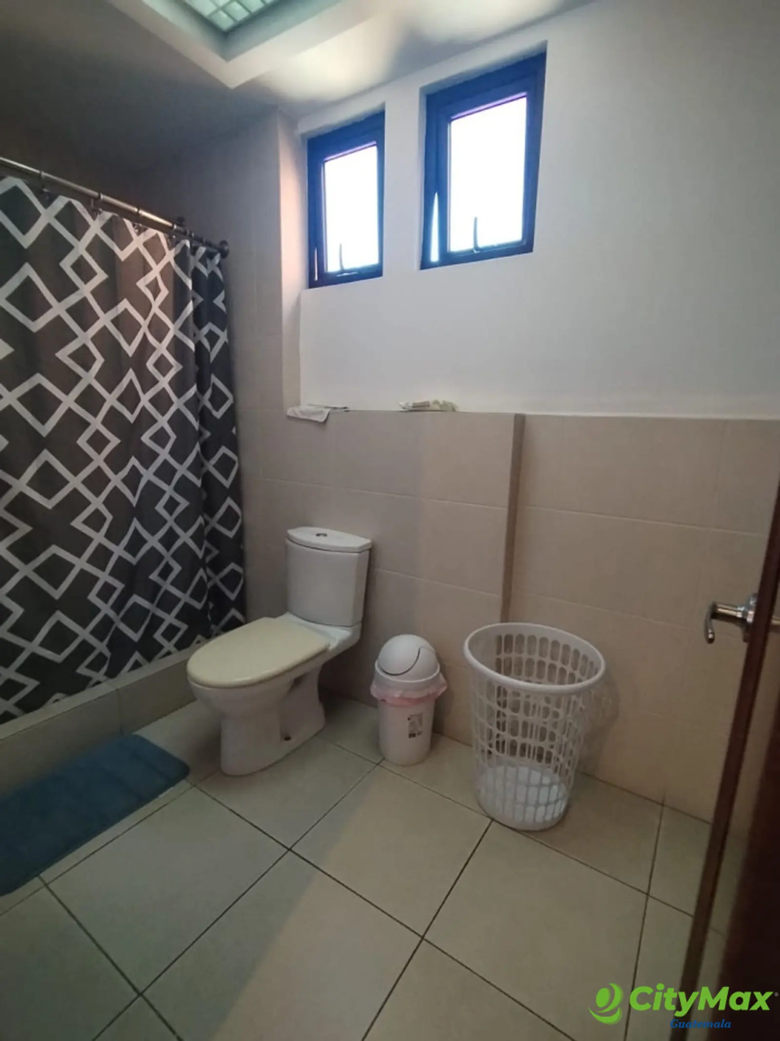En venta Penthouse zona 10 Guatemala - foto 29