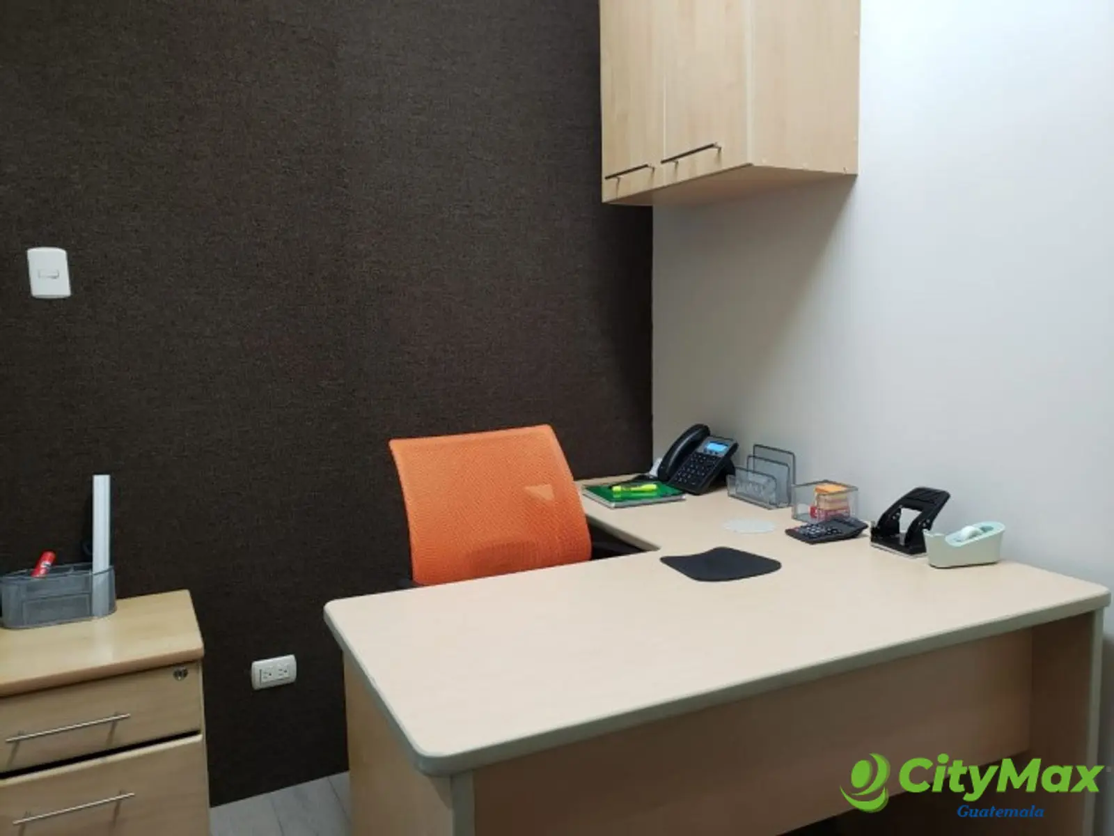 Oficina tipo Coworking en Zona Pradera Zona 10 en renta - foto 4