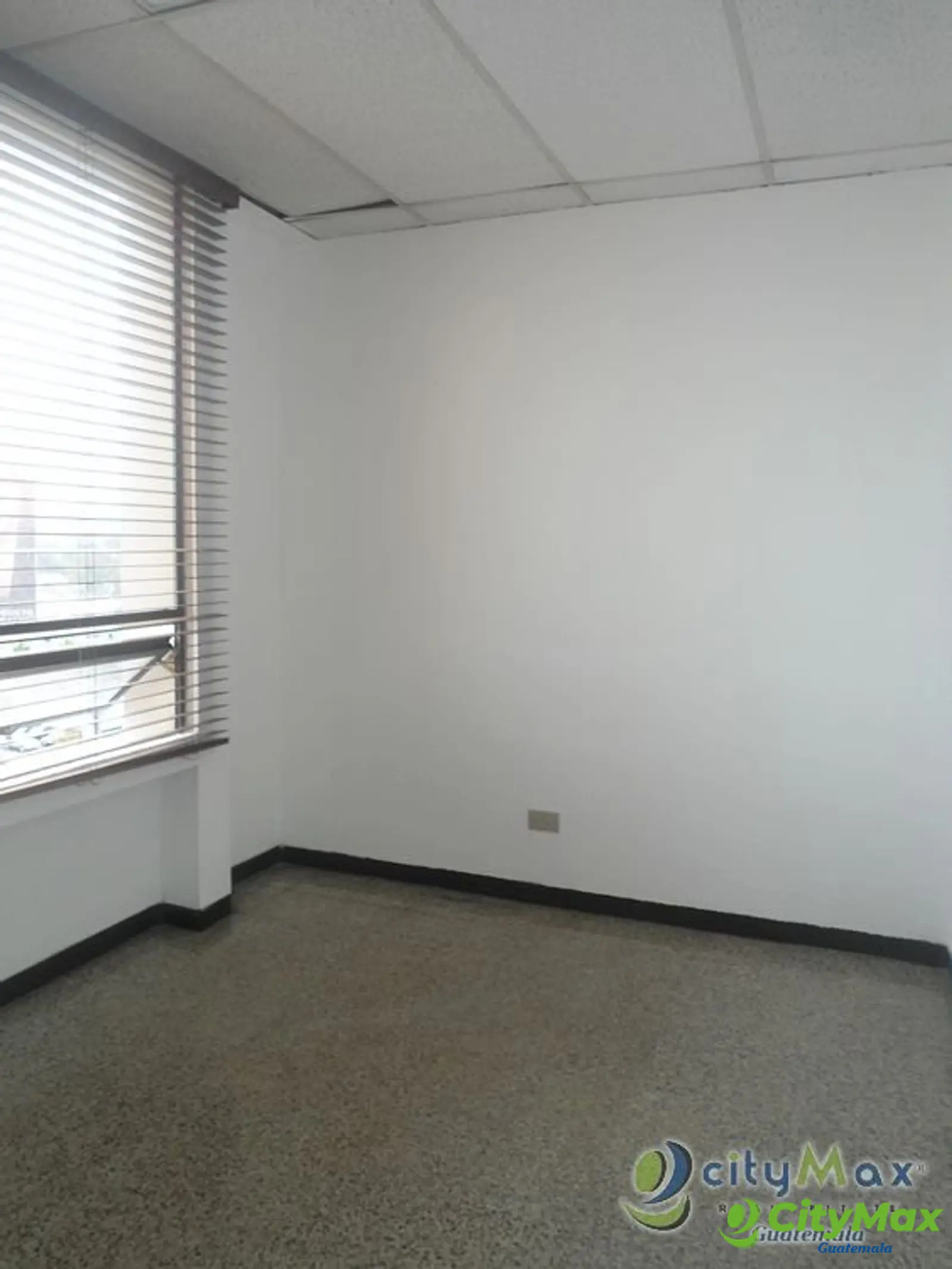 Alquilo Oficina con 60.00m2 en Zona 13 - foto 5