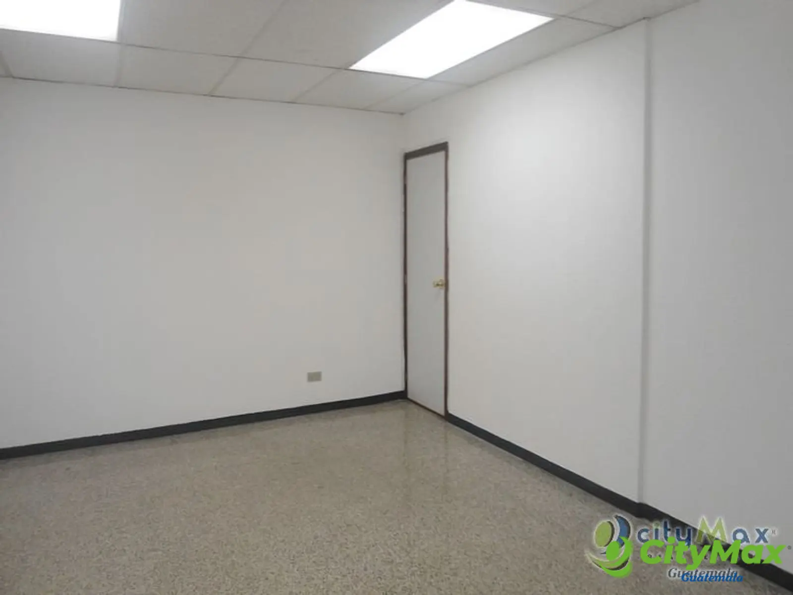 Alquilo Oficina con 60.00m2 en Zona 13 - foto 3