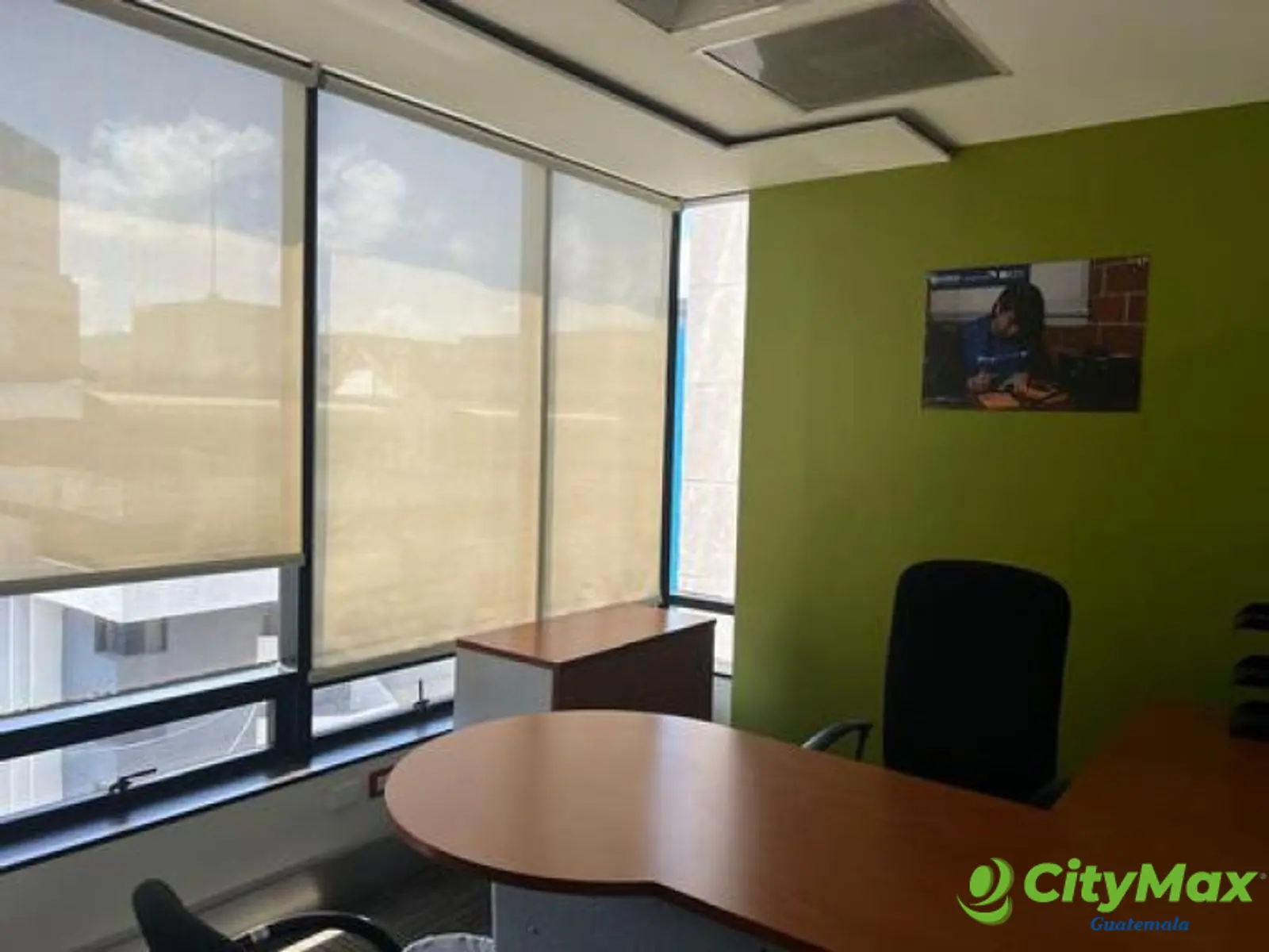 En Venta oficina en zona 10 Guatemala - foto 10