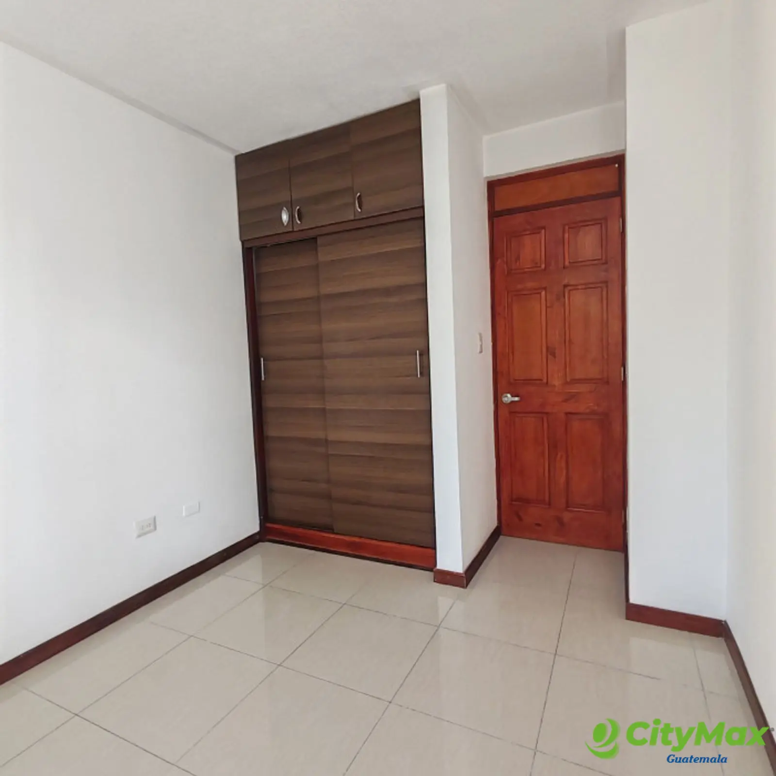 Casa en Venta Hacienda Real zona 16 Para inversión  - foto 5