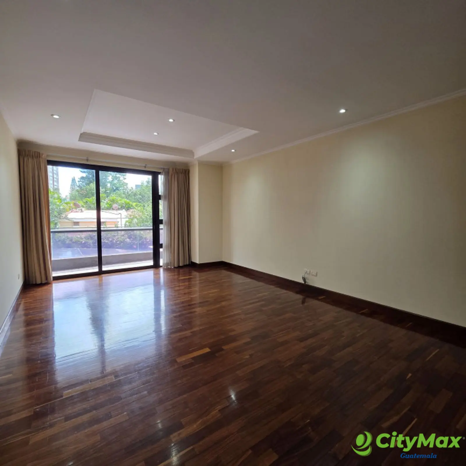Apartamento En Renta en Zona 10 Altos De Santa Clara - foto 3