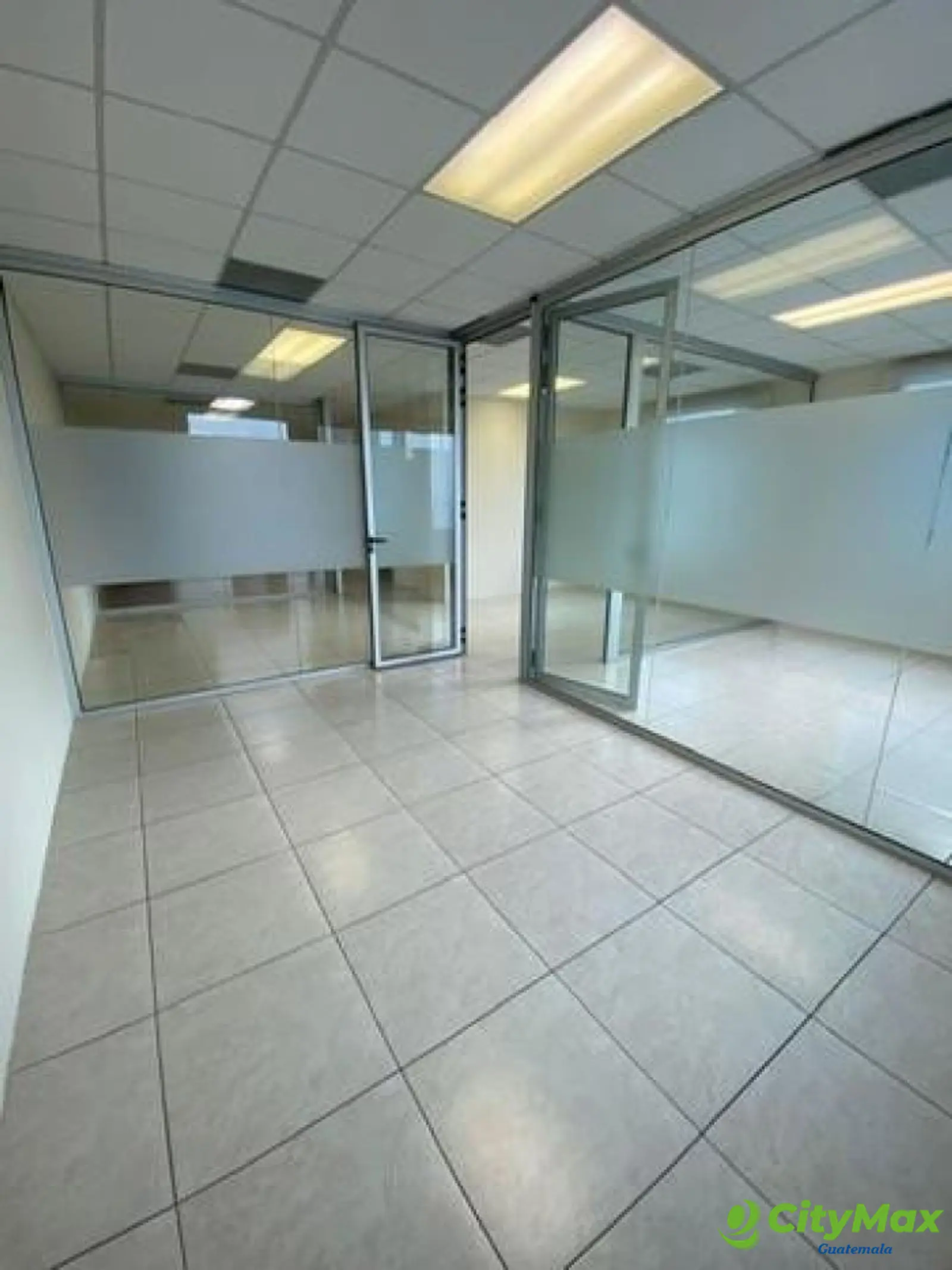 Oficina en Renta o Venta en Zona Pradera Zona 10 - foto 7