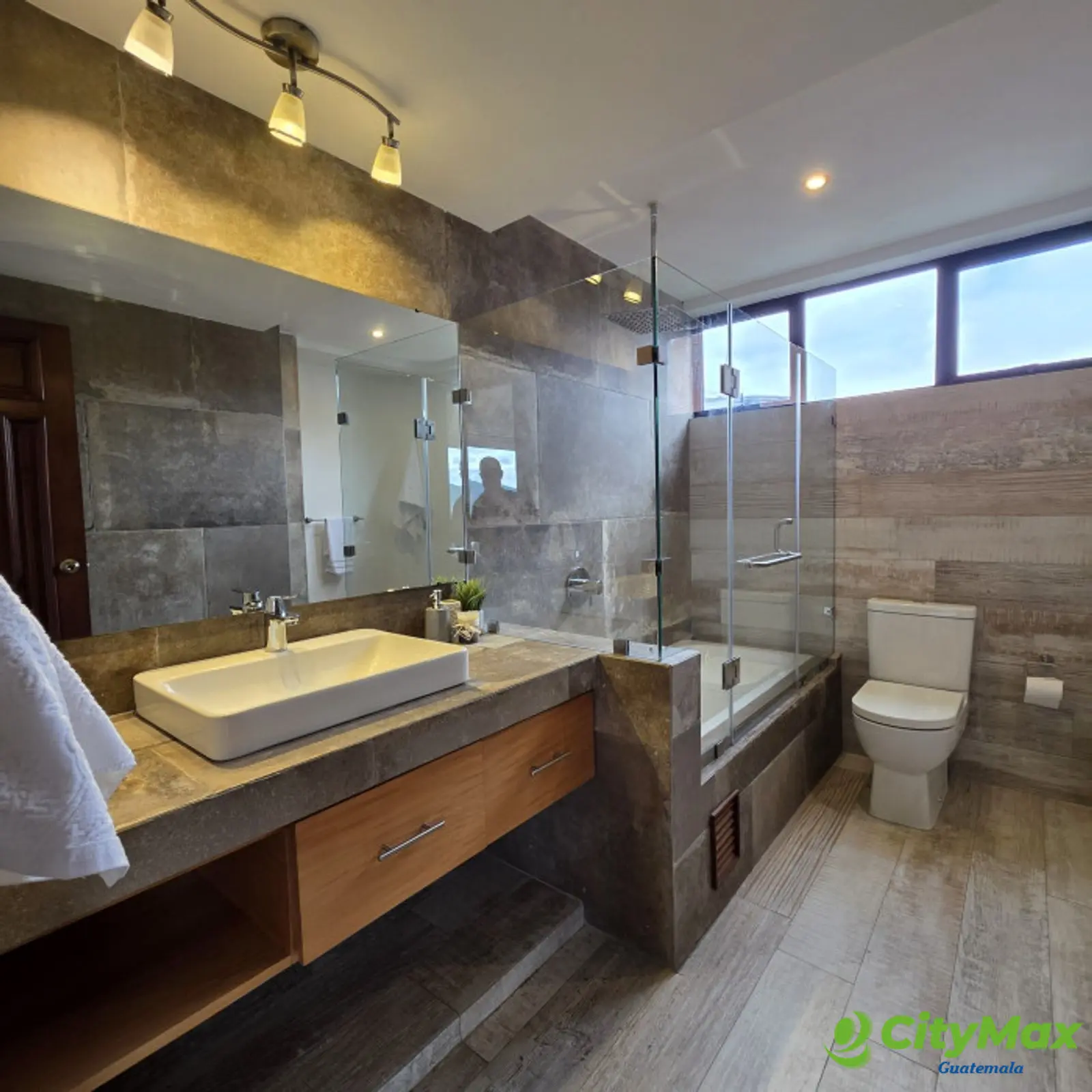 Apartamento amueblado en alquiler zona 14 - foto 17