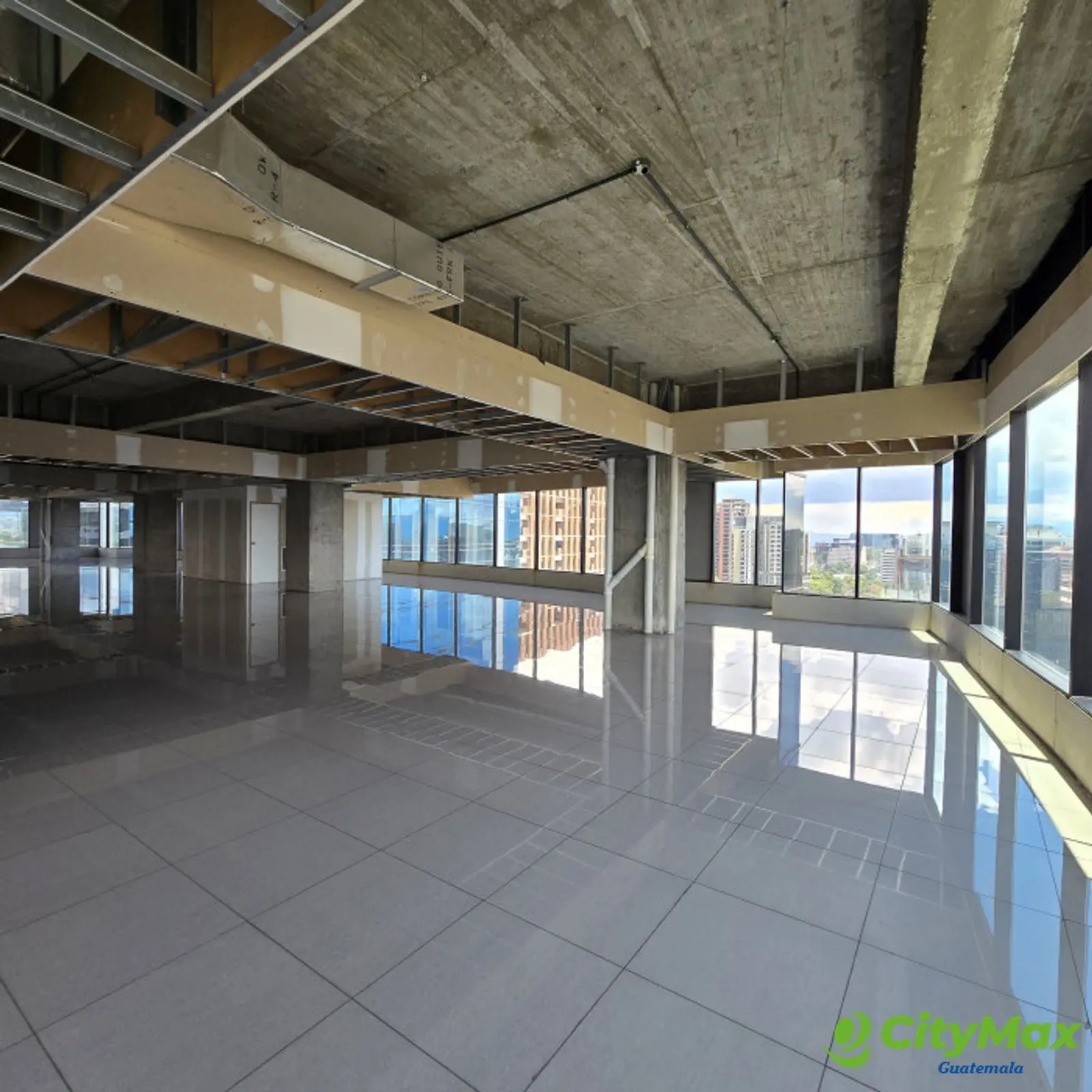 En venta oficinas en la Zona 10 Interamericas - foto 8