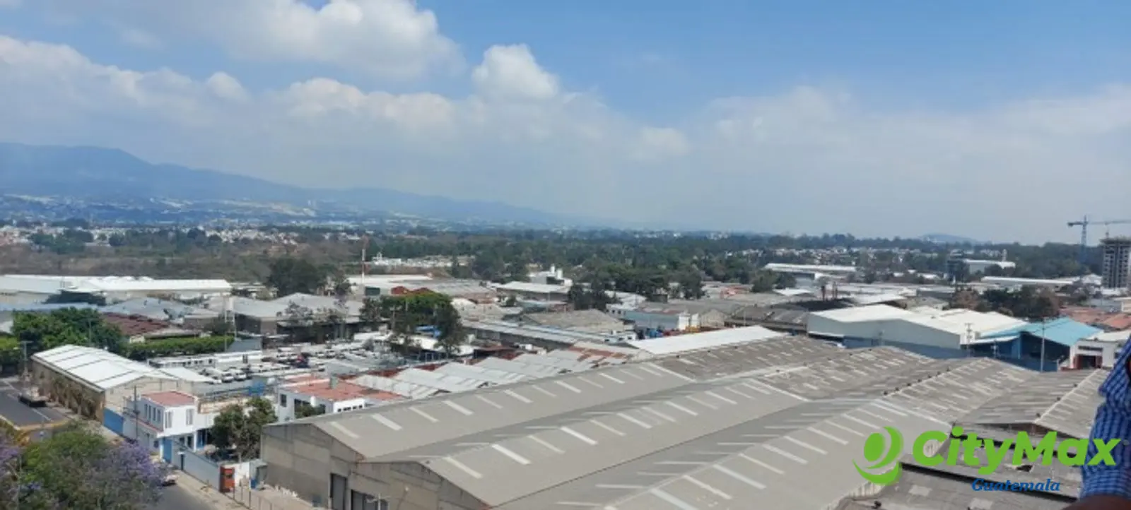 Venta Oficina en edificio Petapolis zona 12 - foto 4