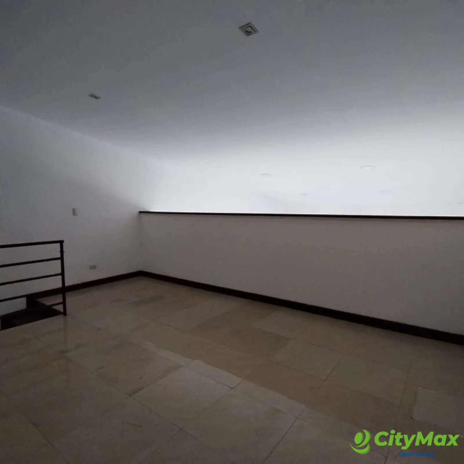 Local comercial en 20 calle zona 10 cerca a CC Pradera  - foto 8