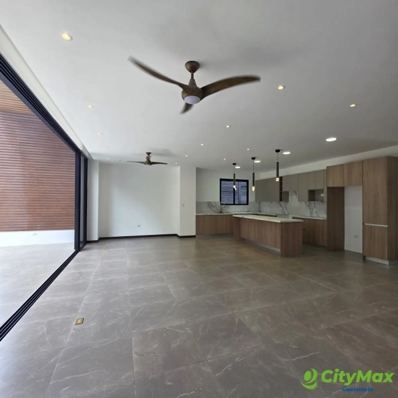 Exclusiva Casa en Venta en Laguna El Pino Guatemala - foto 6
