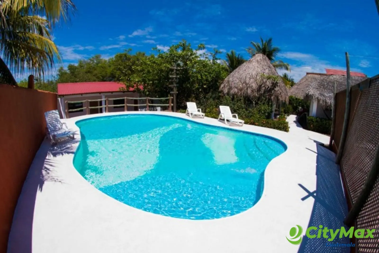 Lindo Chalet en Venta en Monterrico Guatemala - foto 2