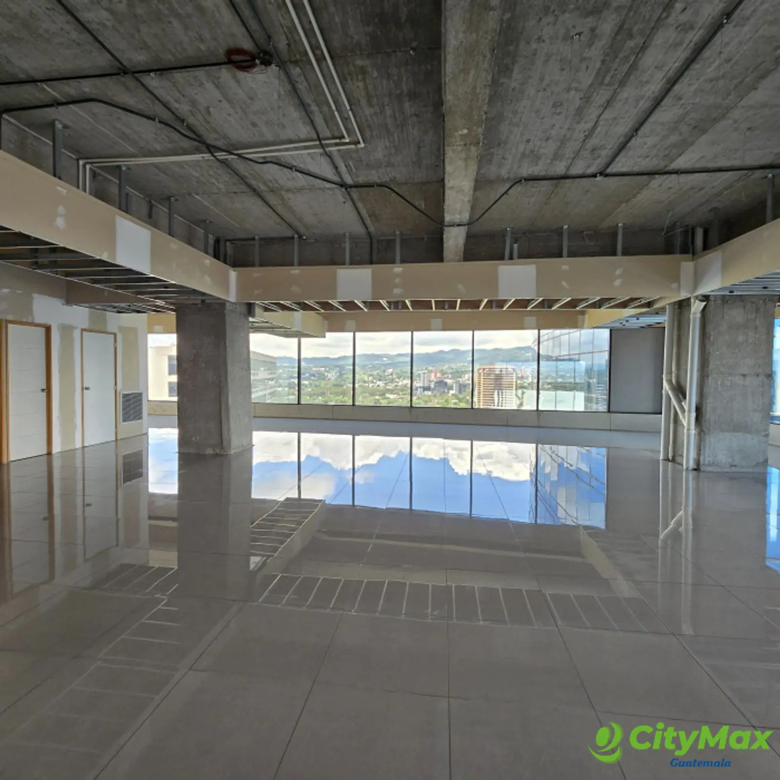 En venta oficinas en la Zona 10 Interamericas - foto 14