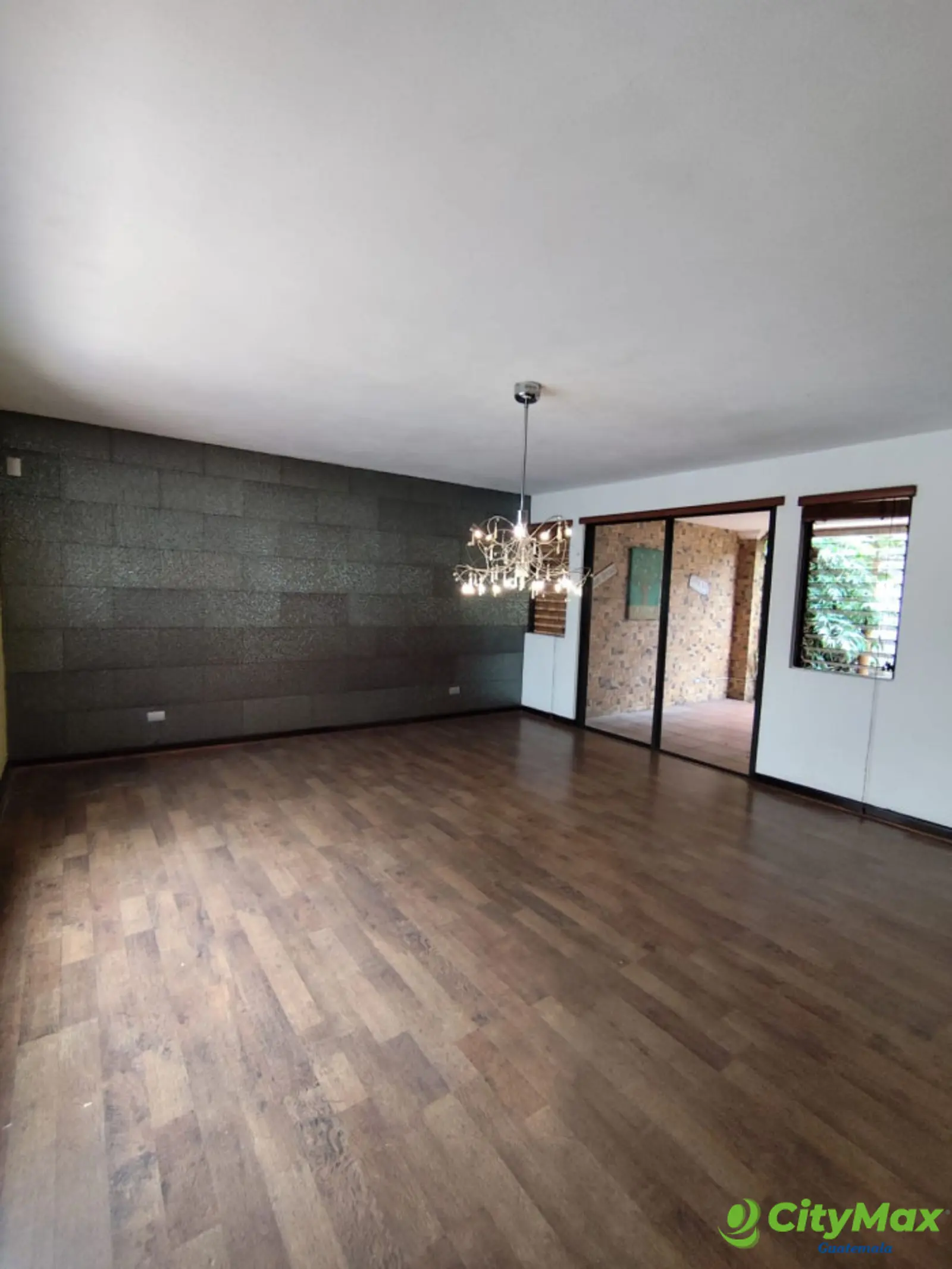 Casa en Renta en Bulevar San Cristóbal Zona 8 de Mixco - foto 5