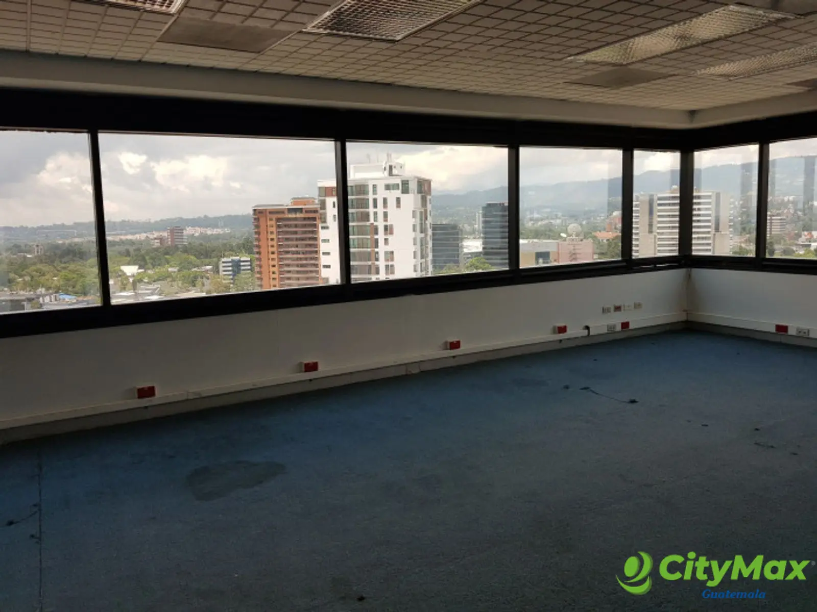 En Alquiler Oficina en Zona 10 Guatemala - foto 11