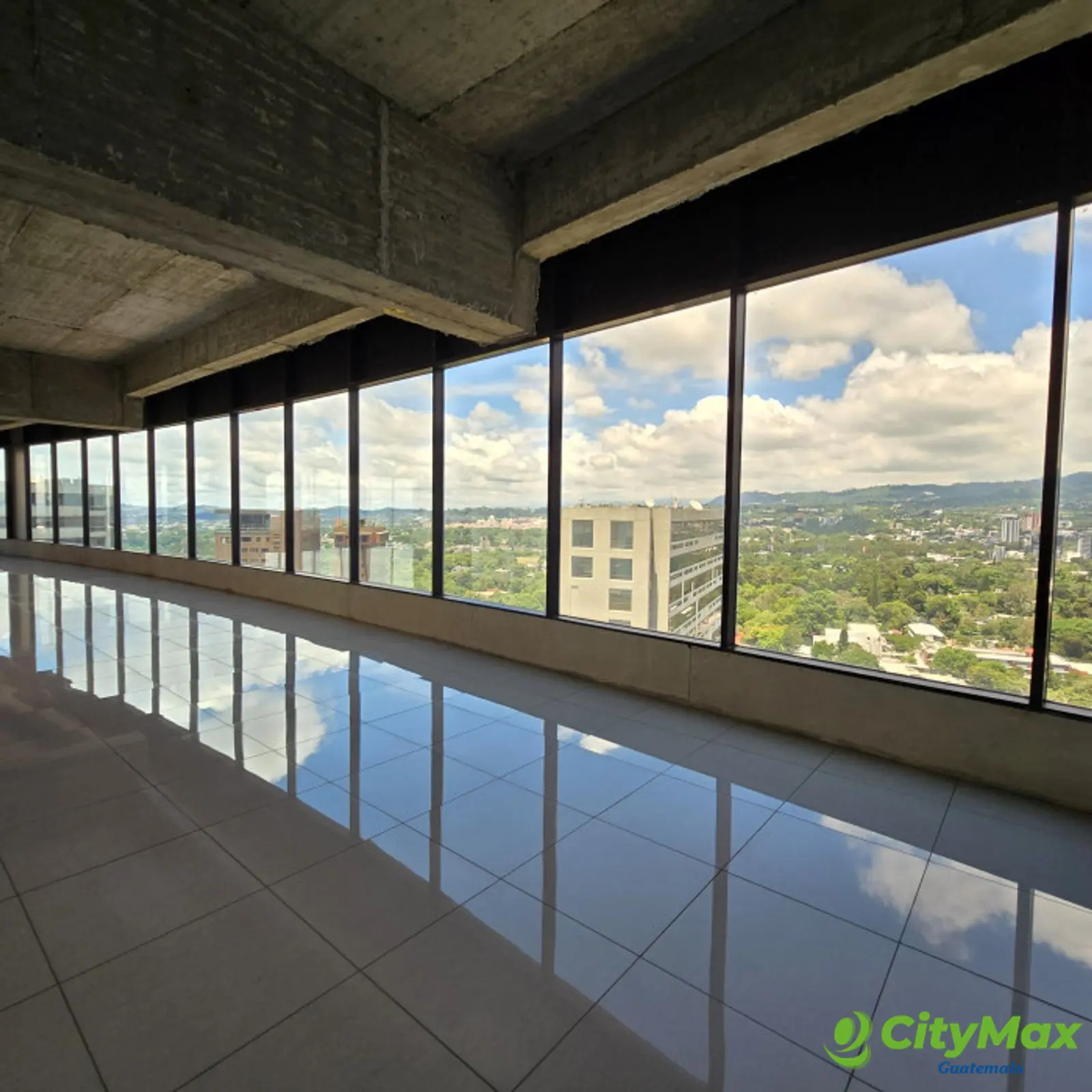 En venta oficinas en Zona 10 Diagonal 6 Guatemala - foto 13