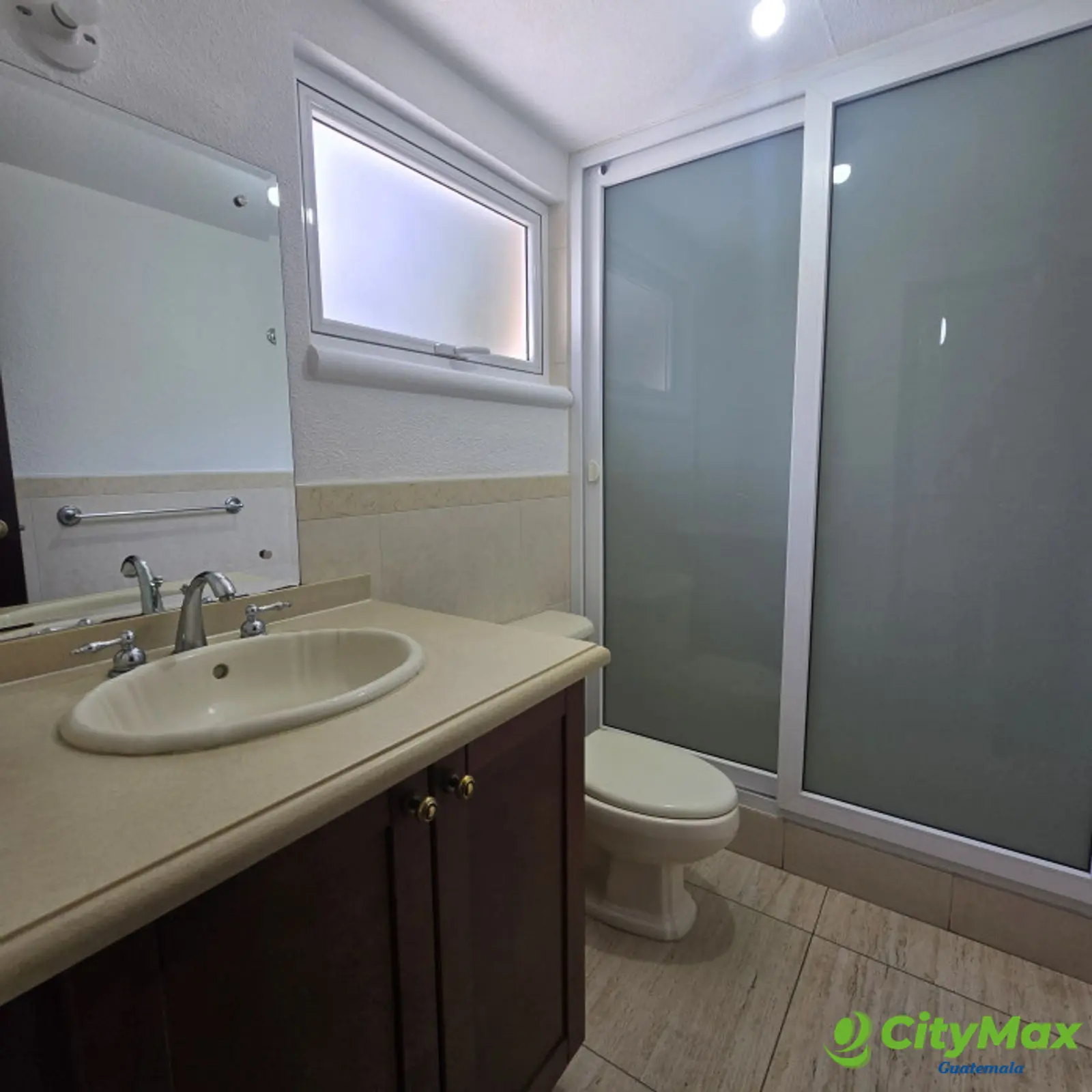 Alquiler hermosa casa en condominio en zona 10 - foto 15