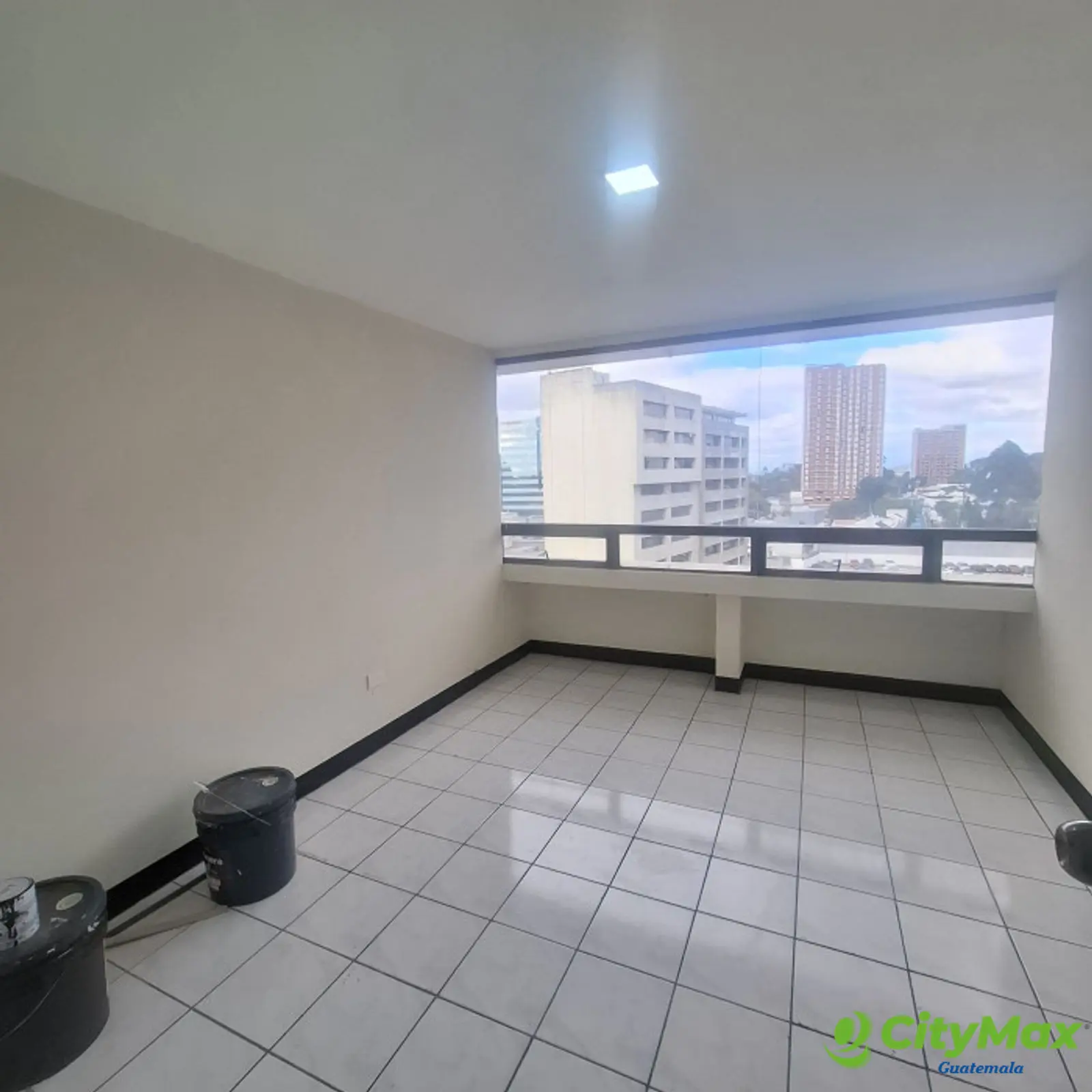 Oficina Comercial en Renta en Zona 10 Ciudad de Guatemala - foto 10