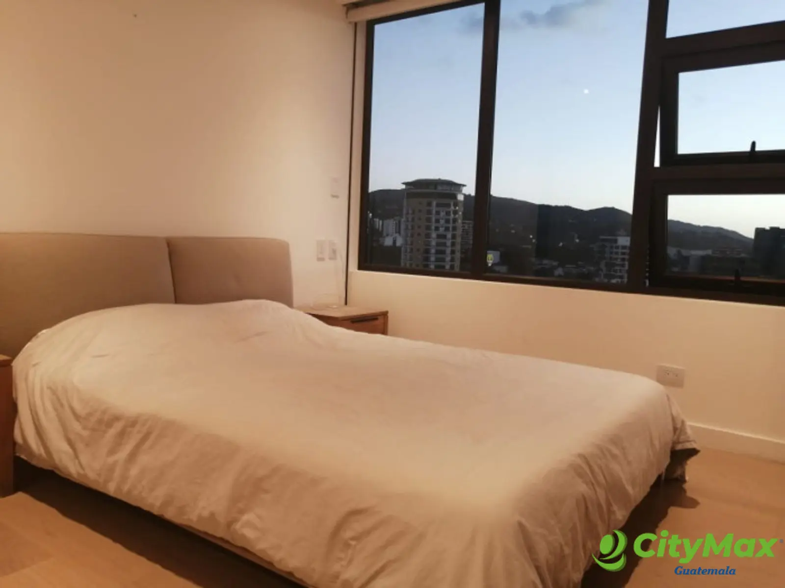 Pent House amueblado en venta lindas vistas zona 15  - foto 17