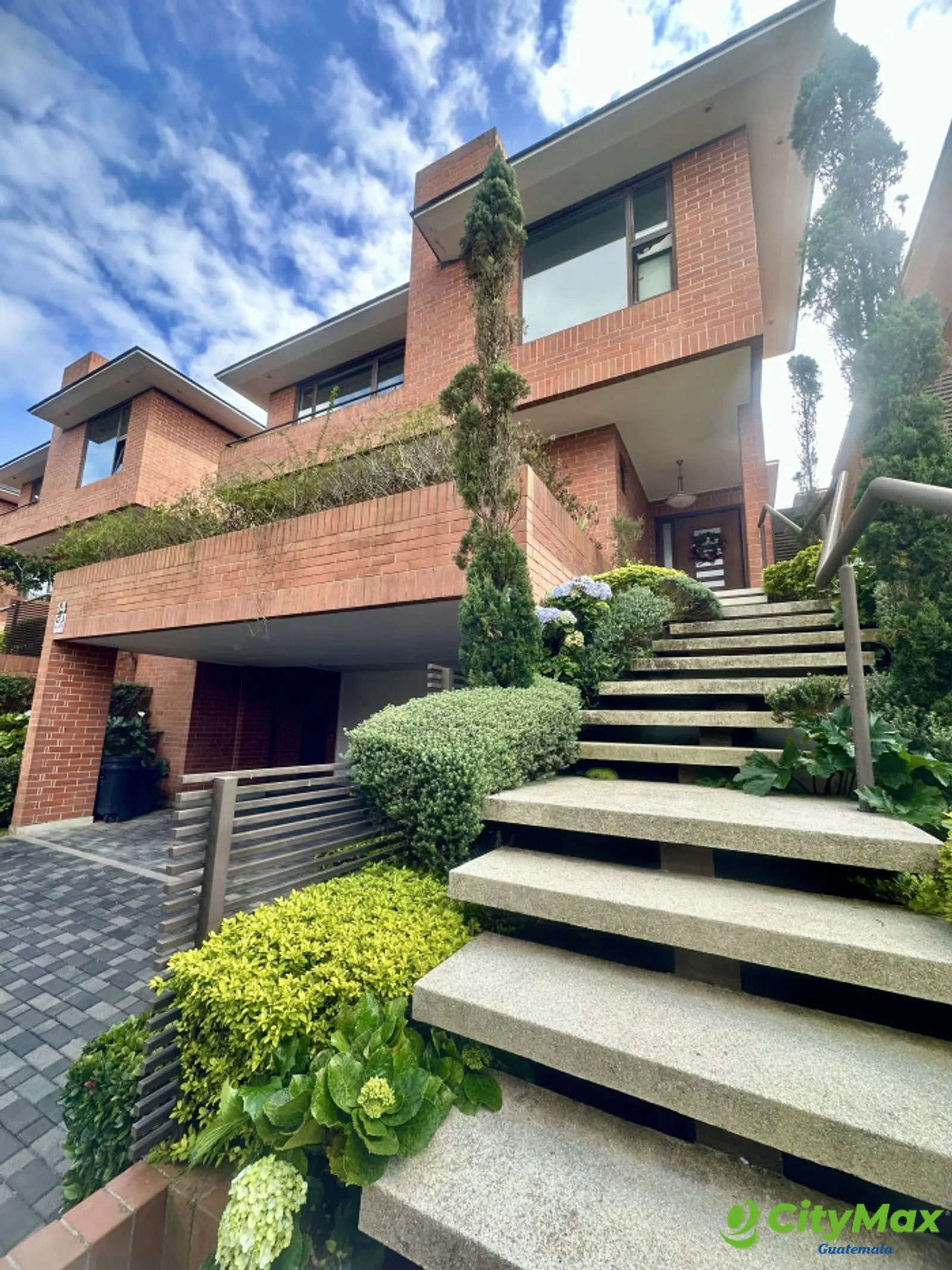 Espectacular y amplia casa venta residencias Concepción - foto 2