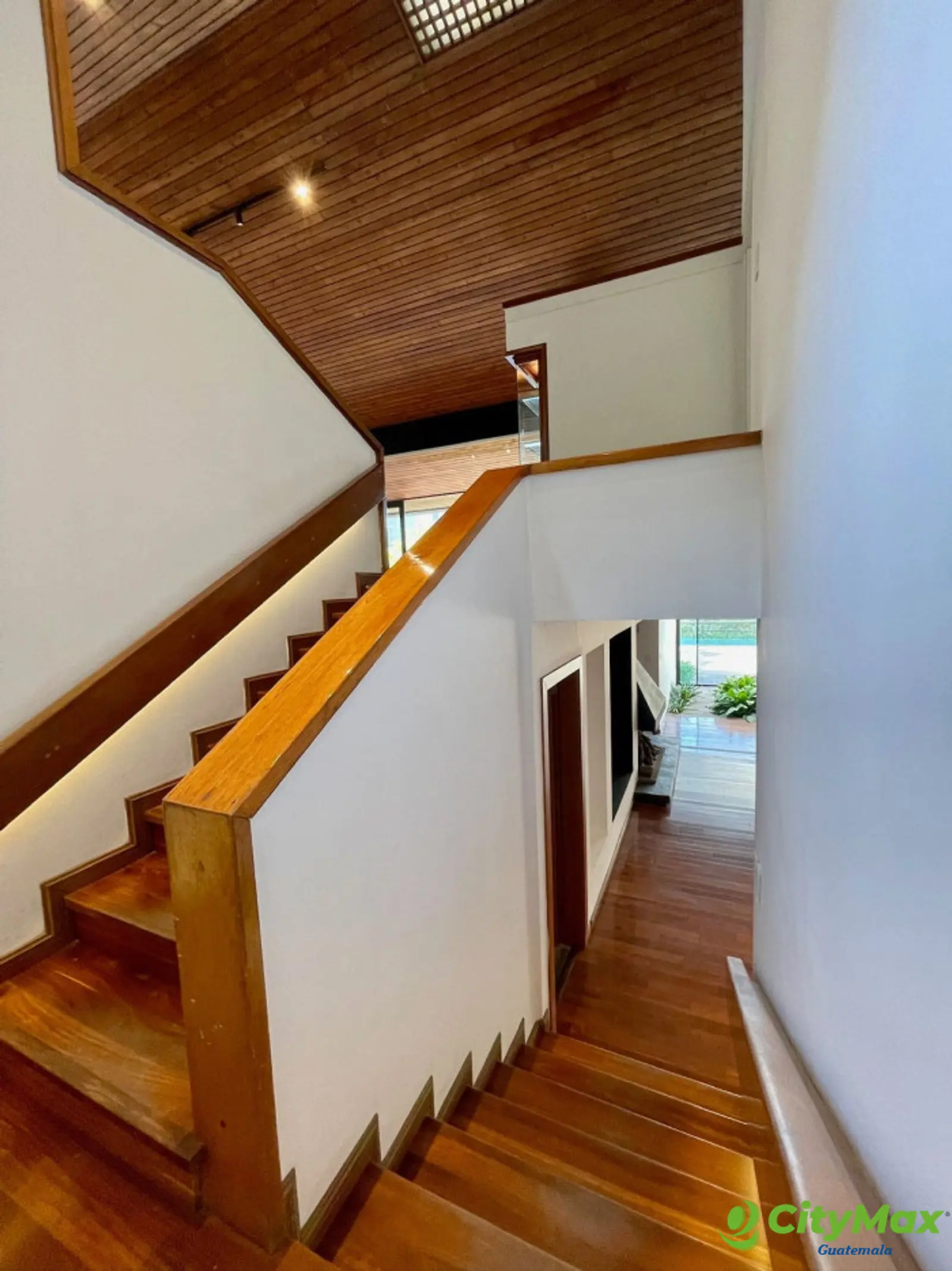 Casa residencial en San Rafael a un costado del Hilton - foto 13