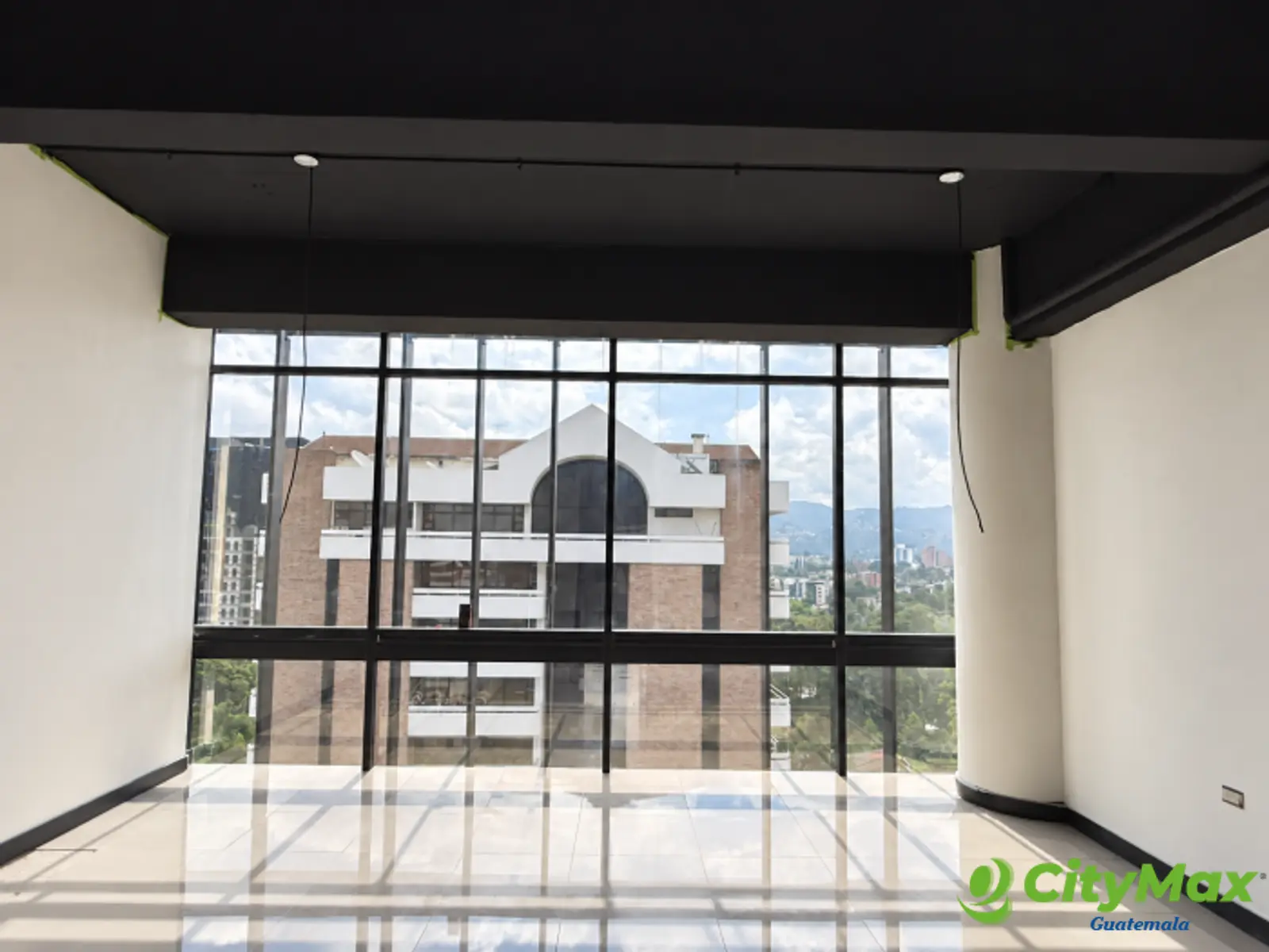 Oficina en renta en Edificio Burgó zona 14 - foto 10
