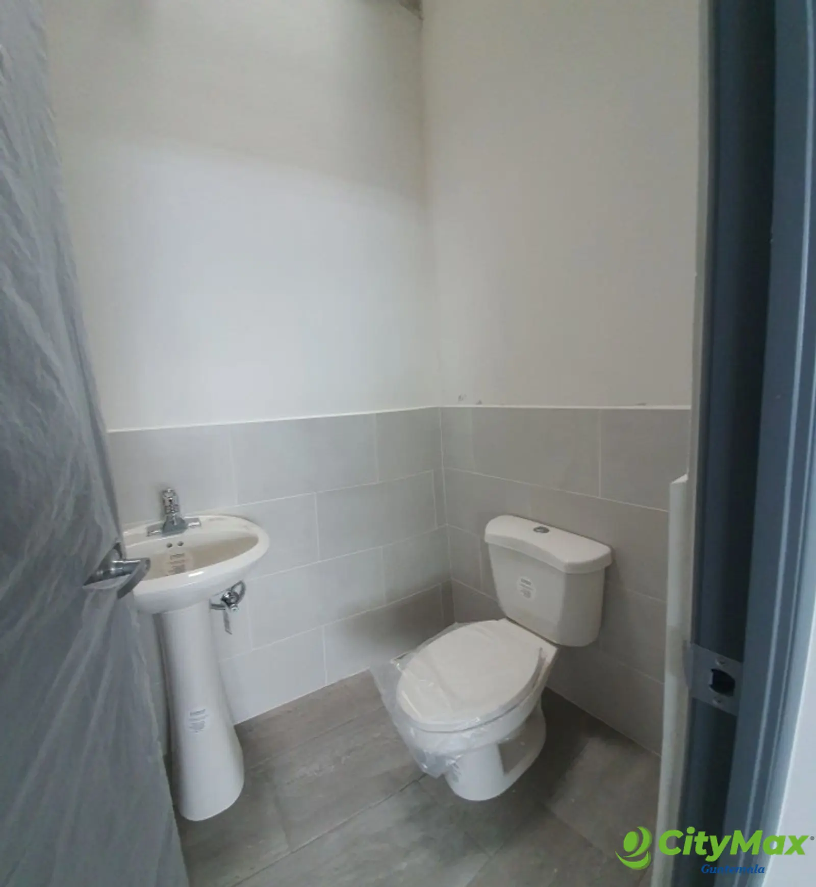 Inversión Oficina en VENTA en RENTADA Zona 4 de Mixco - foto 4