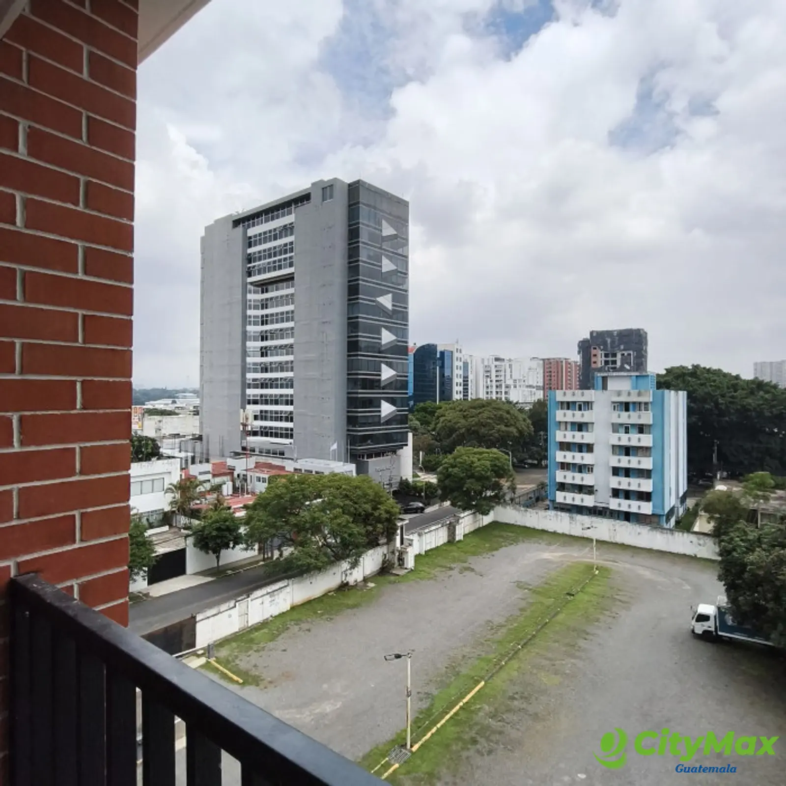 Apartamento en renta en zona 13 Edificio Inara Américas - foto 6