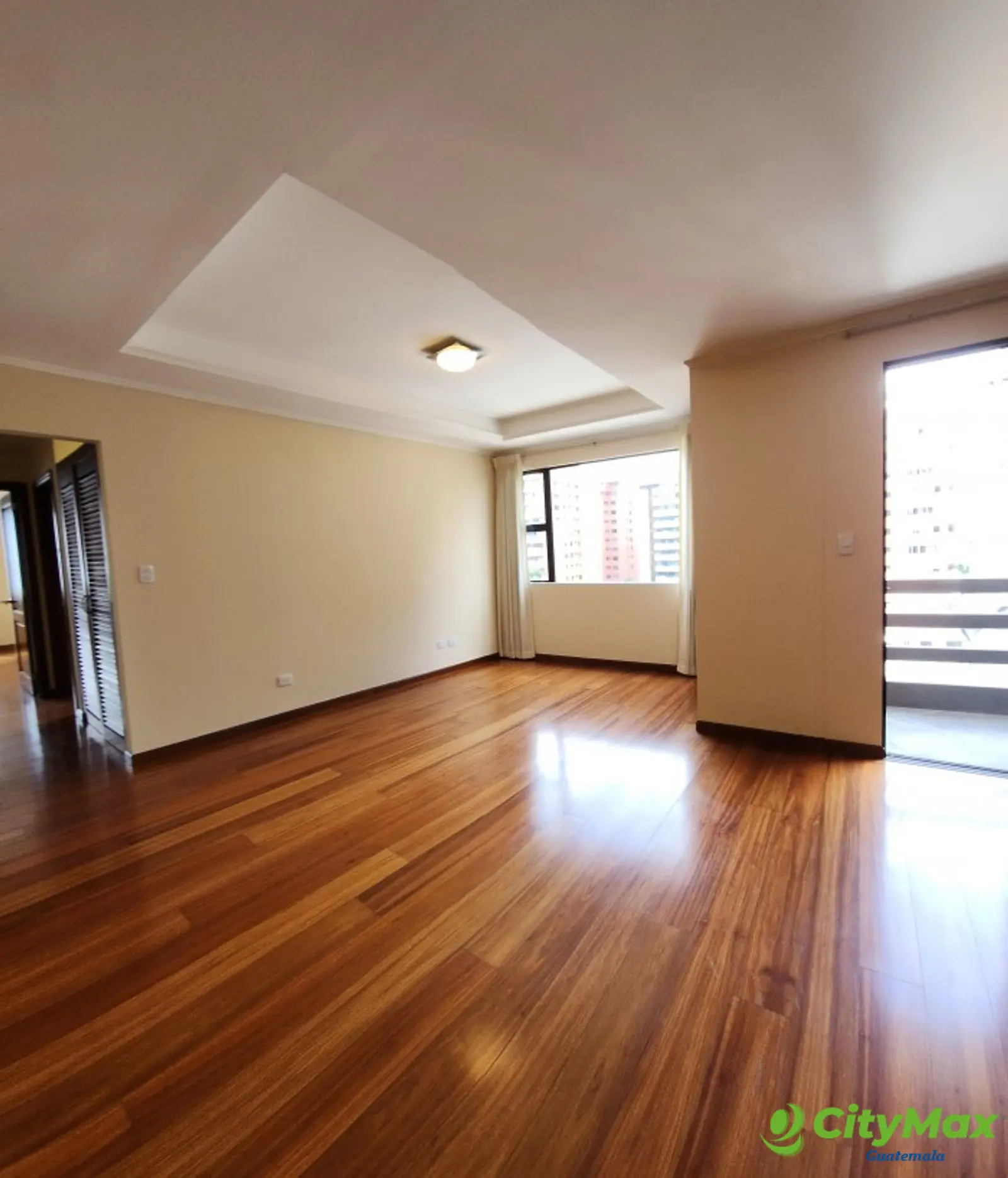 En Alquiler Apartamento con 152.00m2 en Zona 10 - 20221128_110241.jpg
