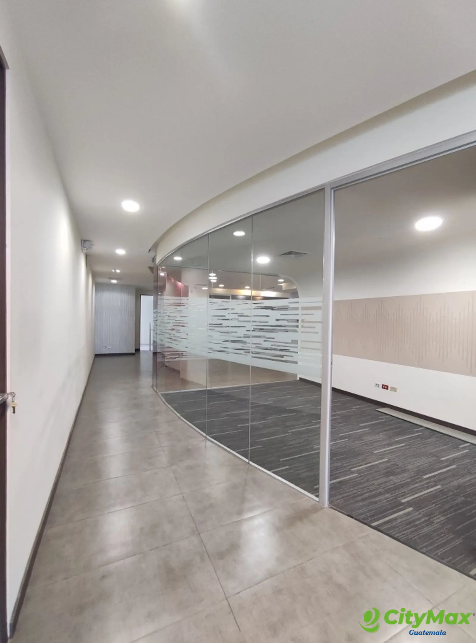 En VENTA OFICINA en Zona Pradera zona 10 Guatemala - foto 12