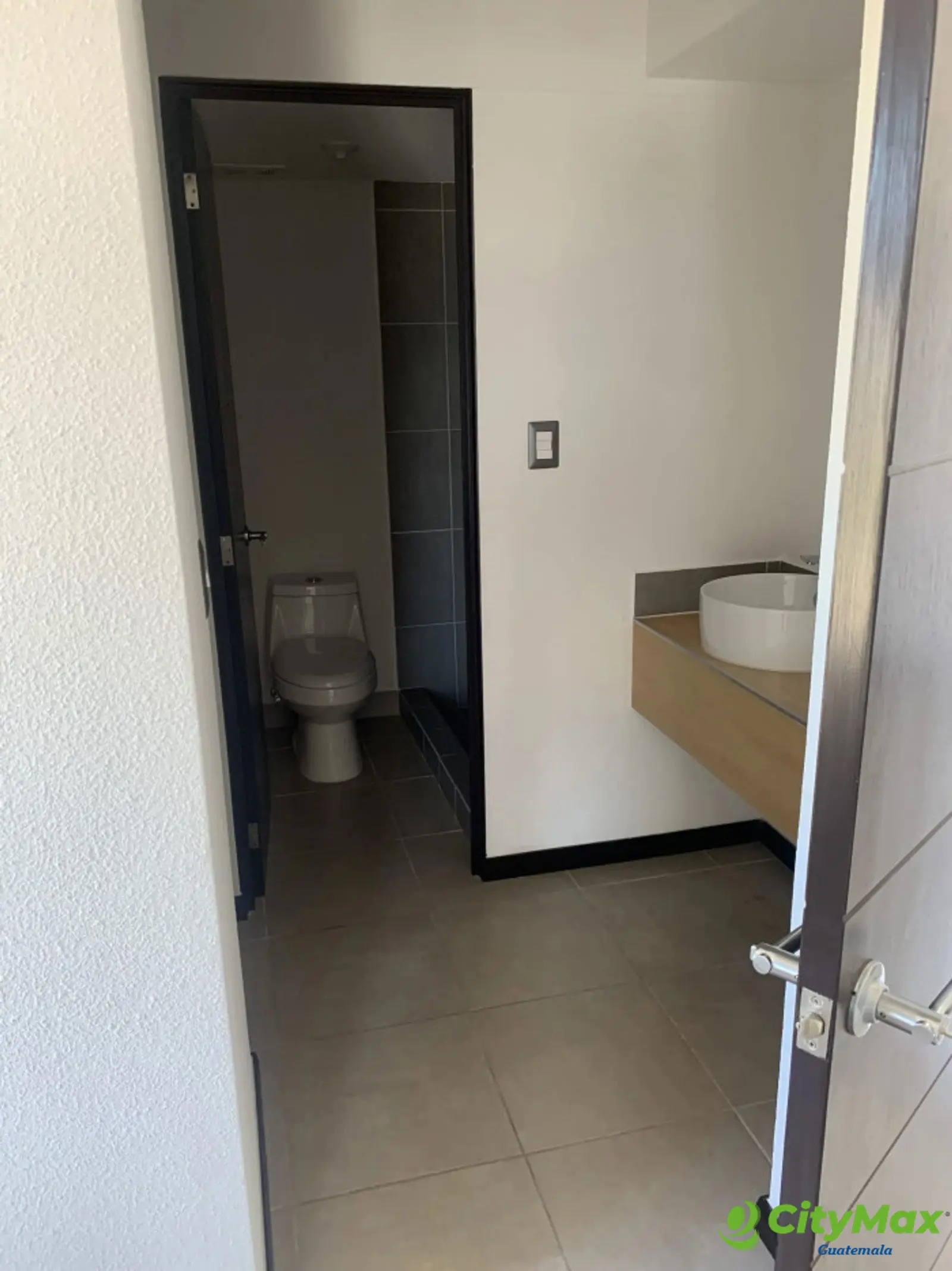 En Venta Apartamento En Villasol Zona 12 - foto 5
