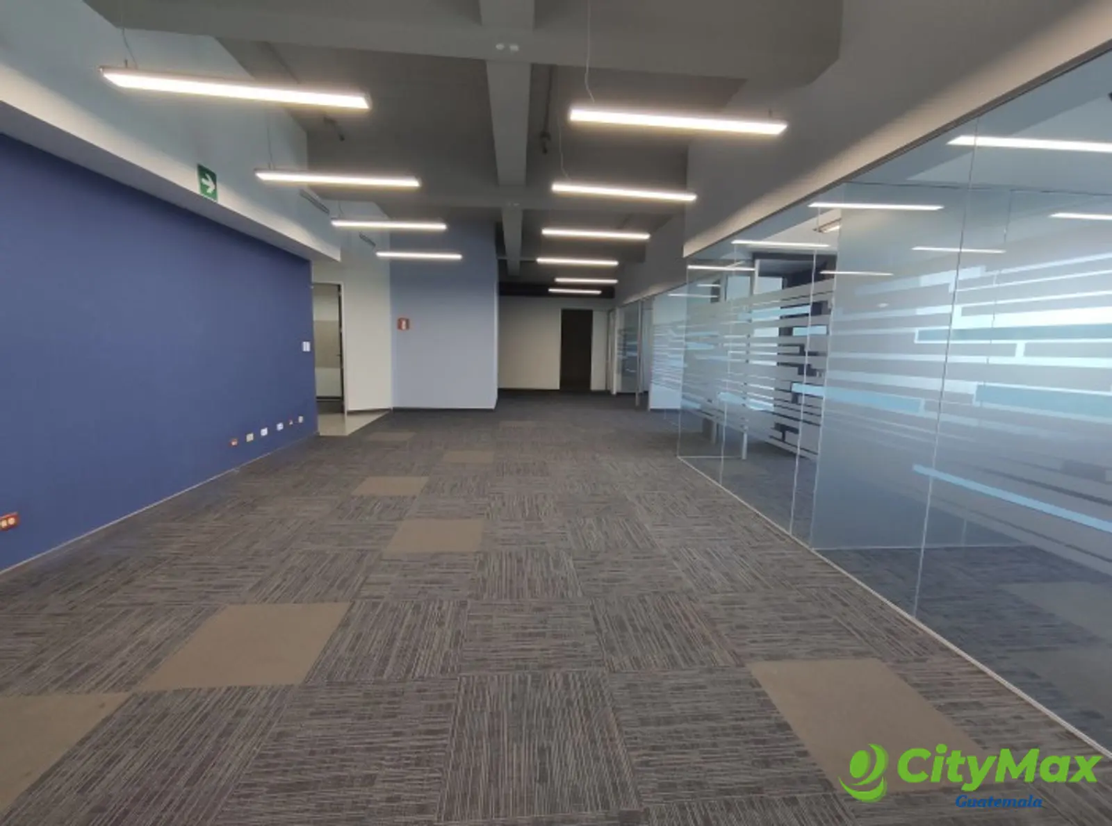 En VENTA OFICINA en Zona Pradera zona 10 Guatemala - foto 2