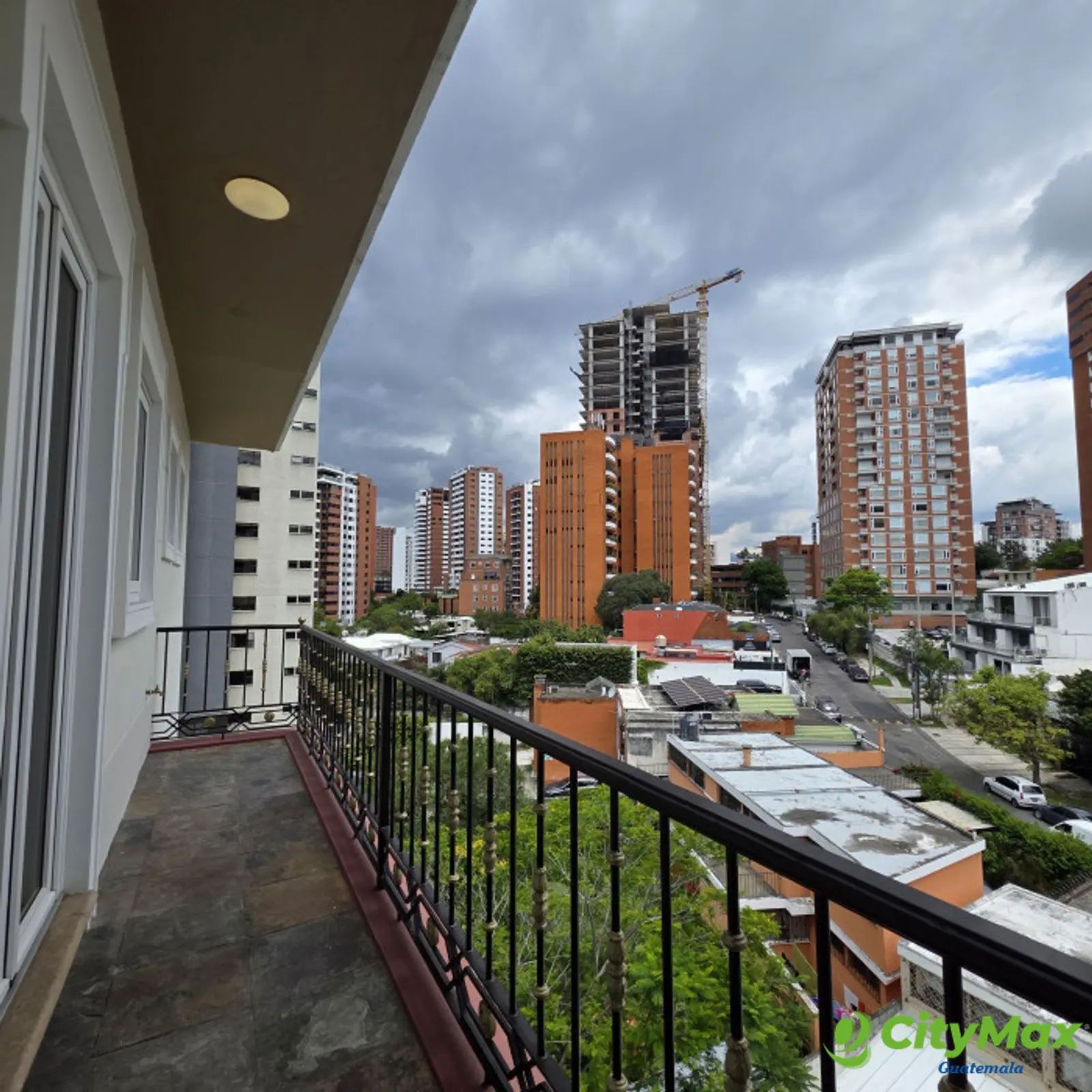 Lujoso Apartamento en Alquiler en Zona 14 Guatemala - foto 29