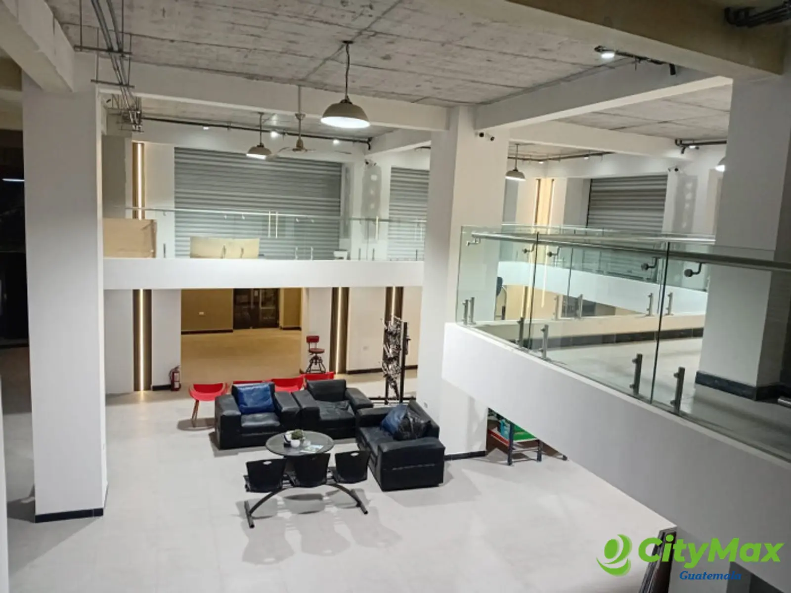 Local comercial en renta en zona 3 en Plaza automotriz - foto 3