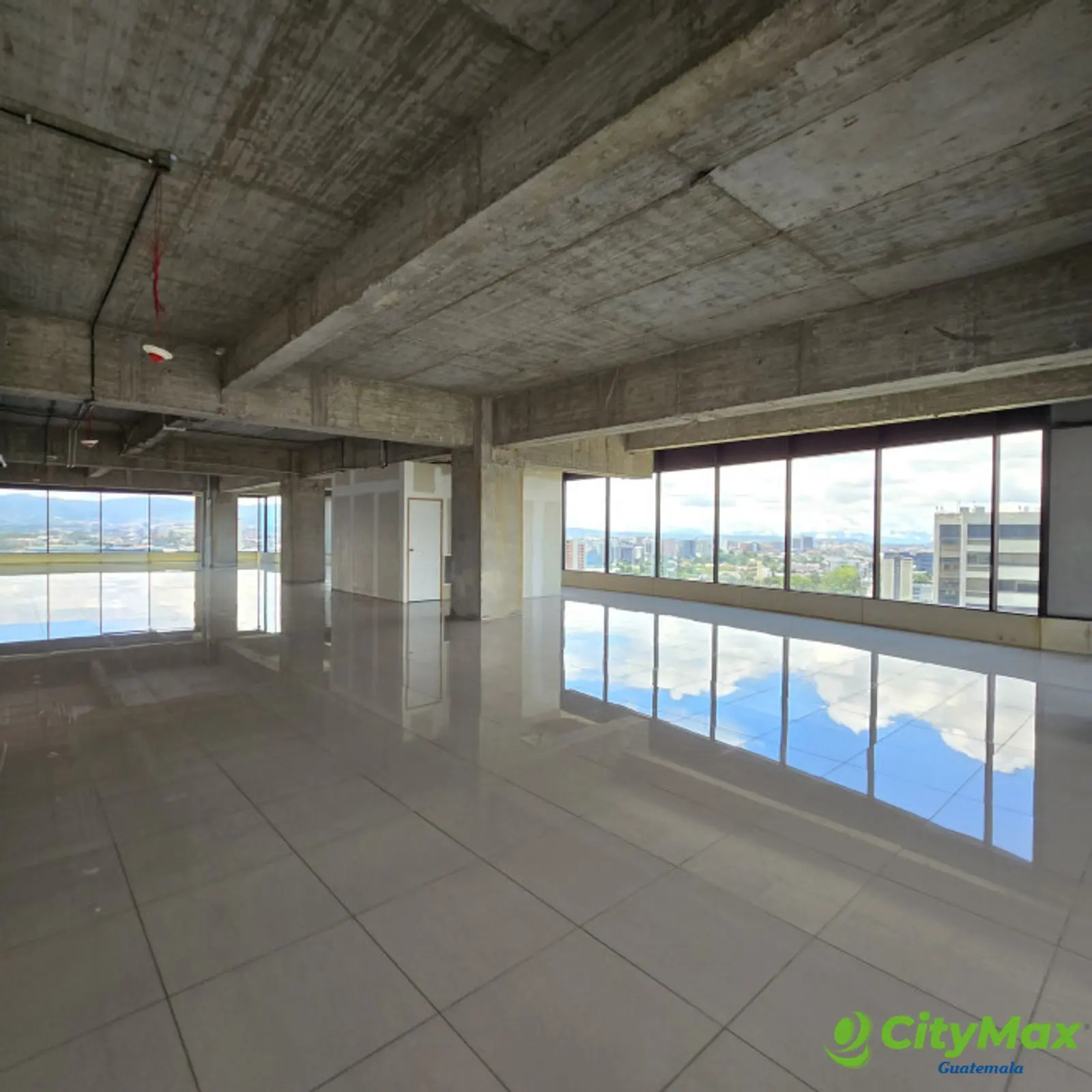 En venta oficinas en Zona 10 Diagonal 6 Guatemala - foto 17
