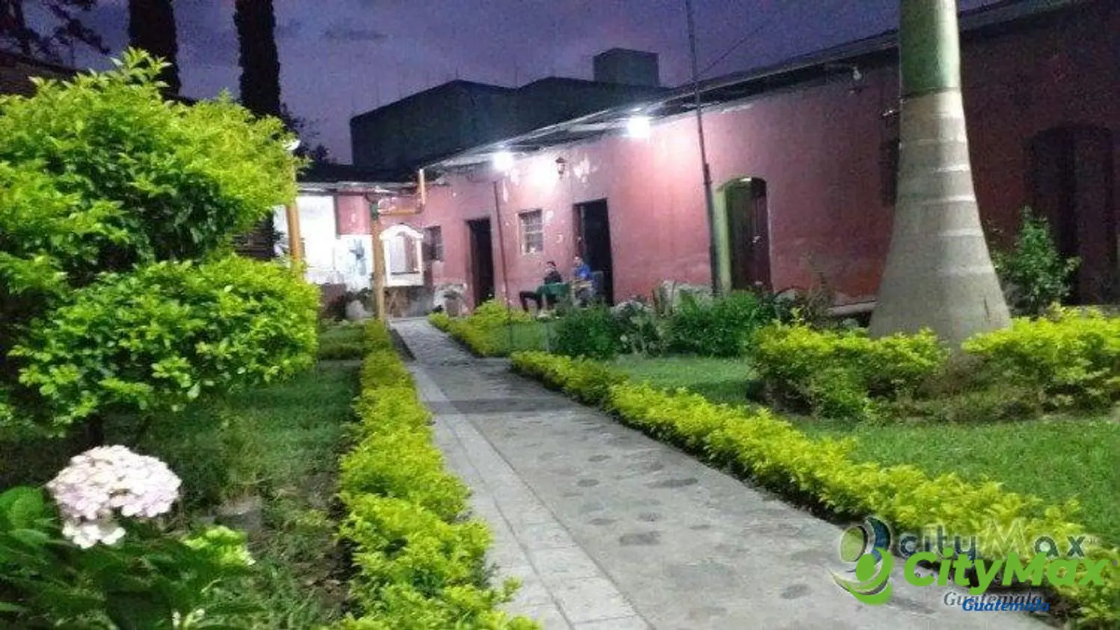 Excelente Ubicacion Terreno en Renta a mts del Parque!! - foto 2