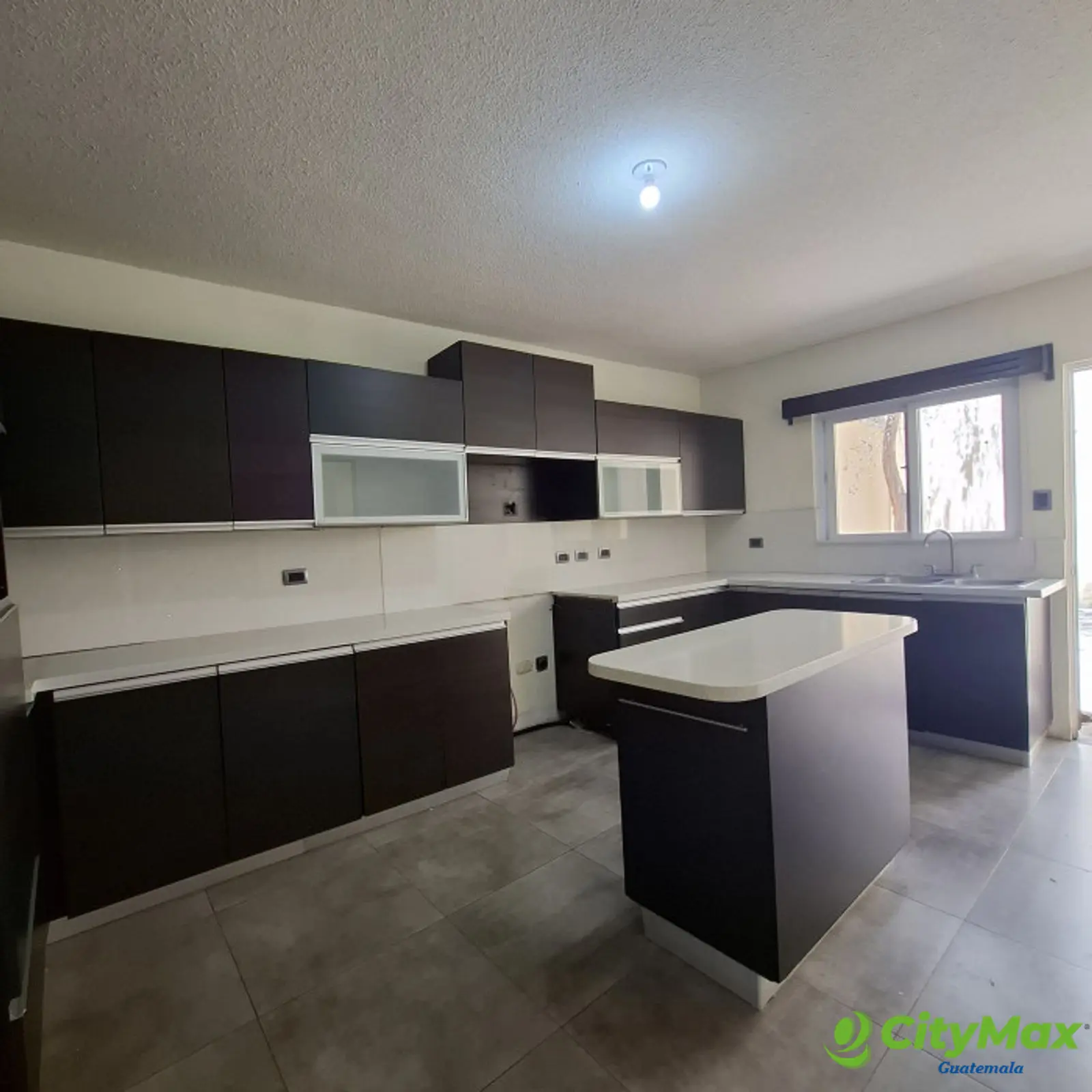 En venta casa de 4 habitaciones en Cañadas del Encinal - foto 8