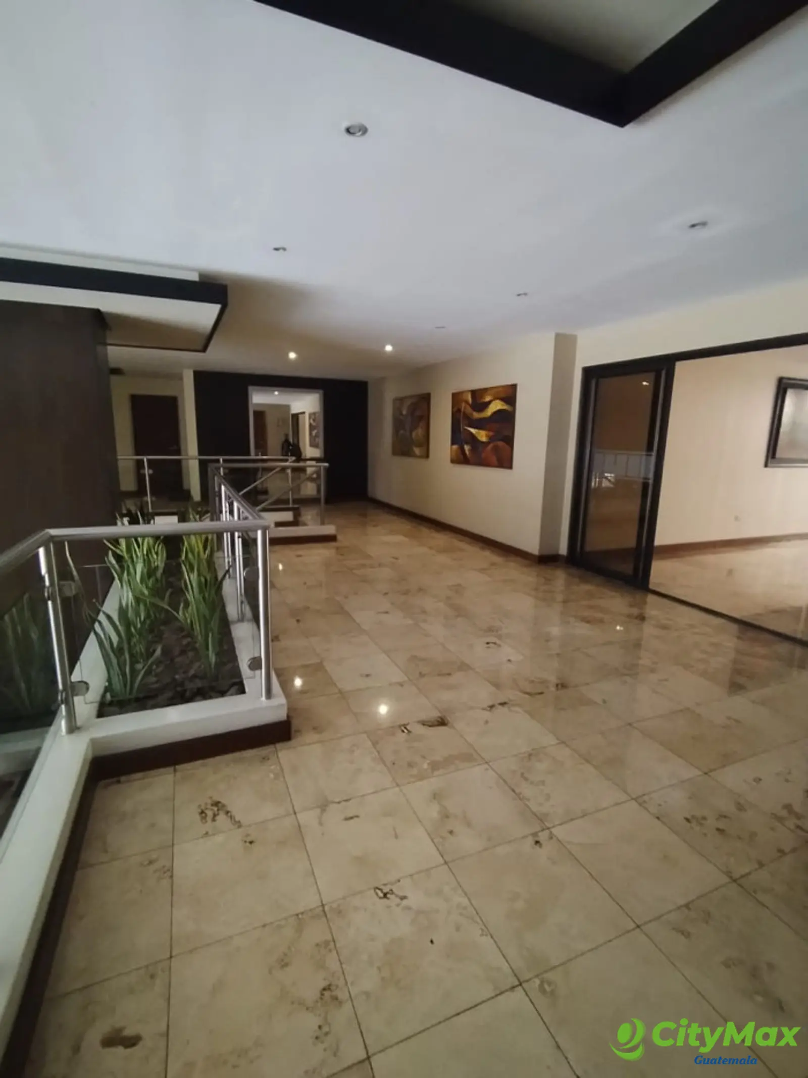 En venta Penthouse zona 10 Guatemala - foto 2