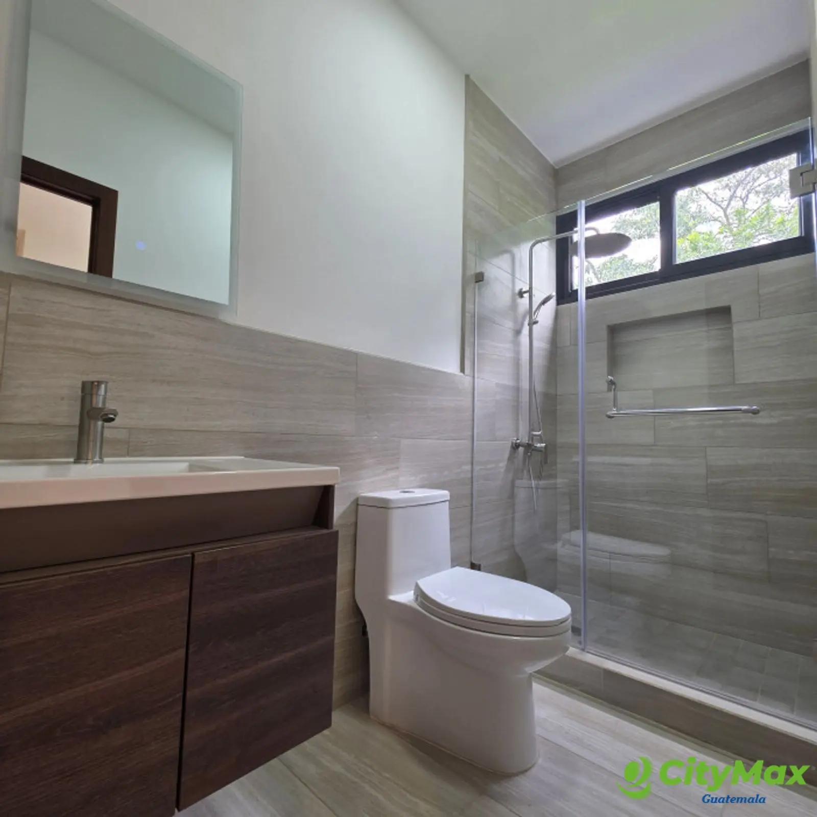 Exclusiva Casa en Venta en Laguna El Pino Guatemala - foto 14