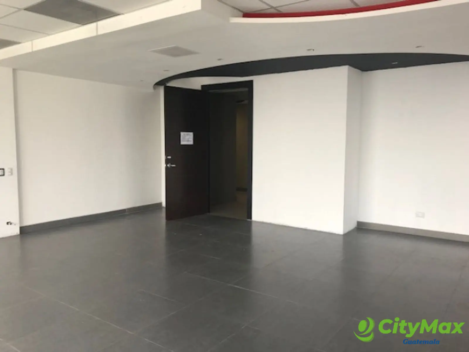 Oficina en renta o venta en zona 10 Guatemala - foto 11